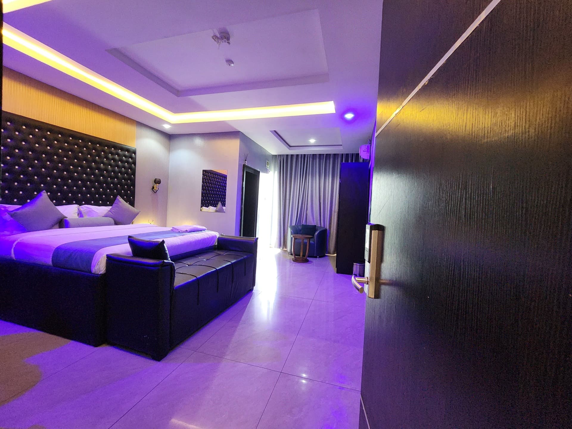 Room image 3