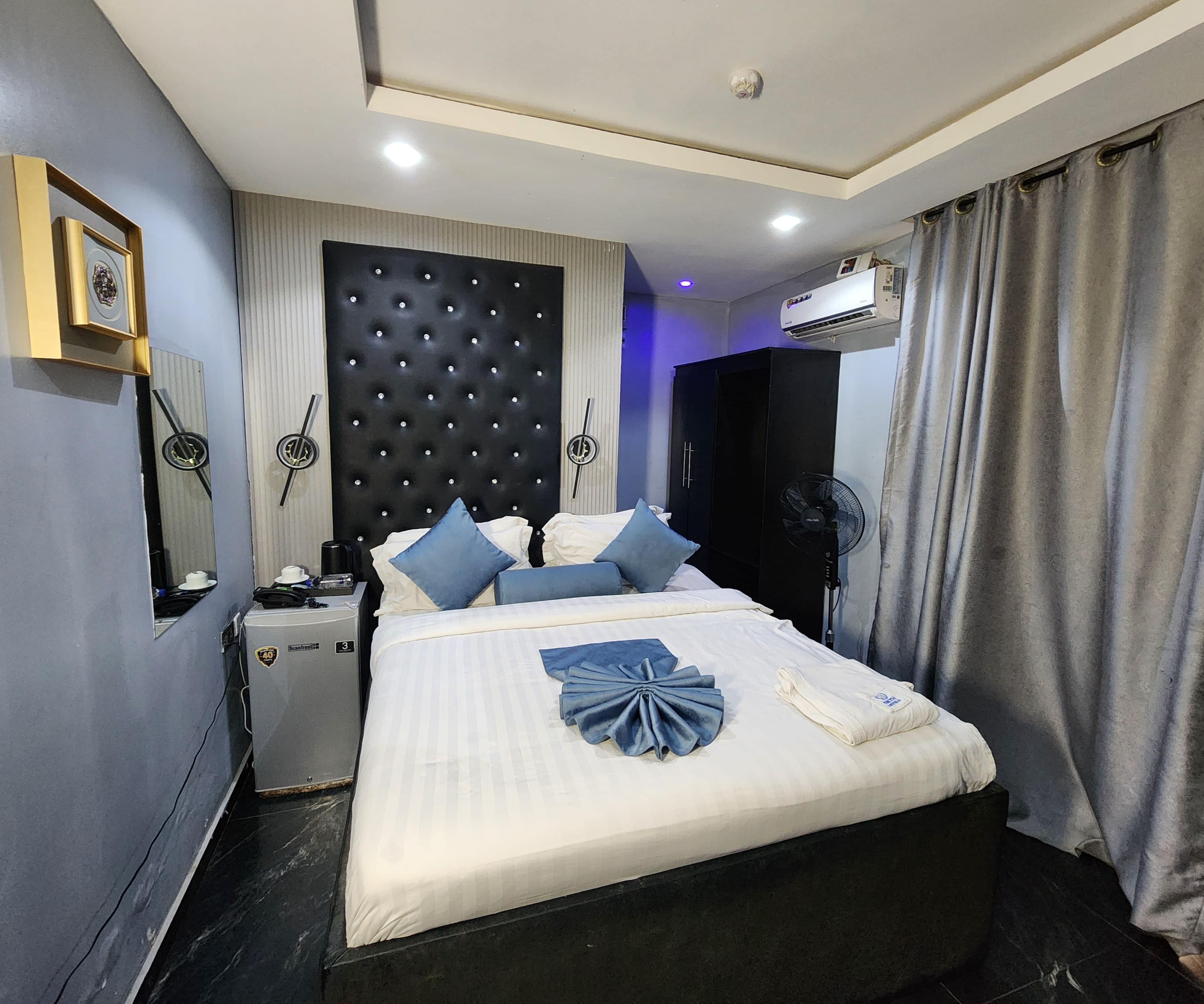 Room image 1