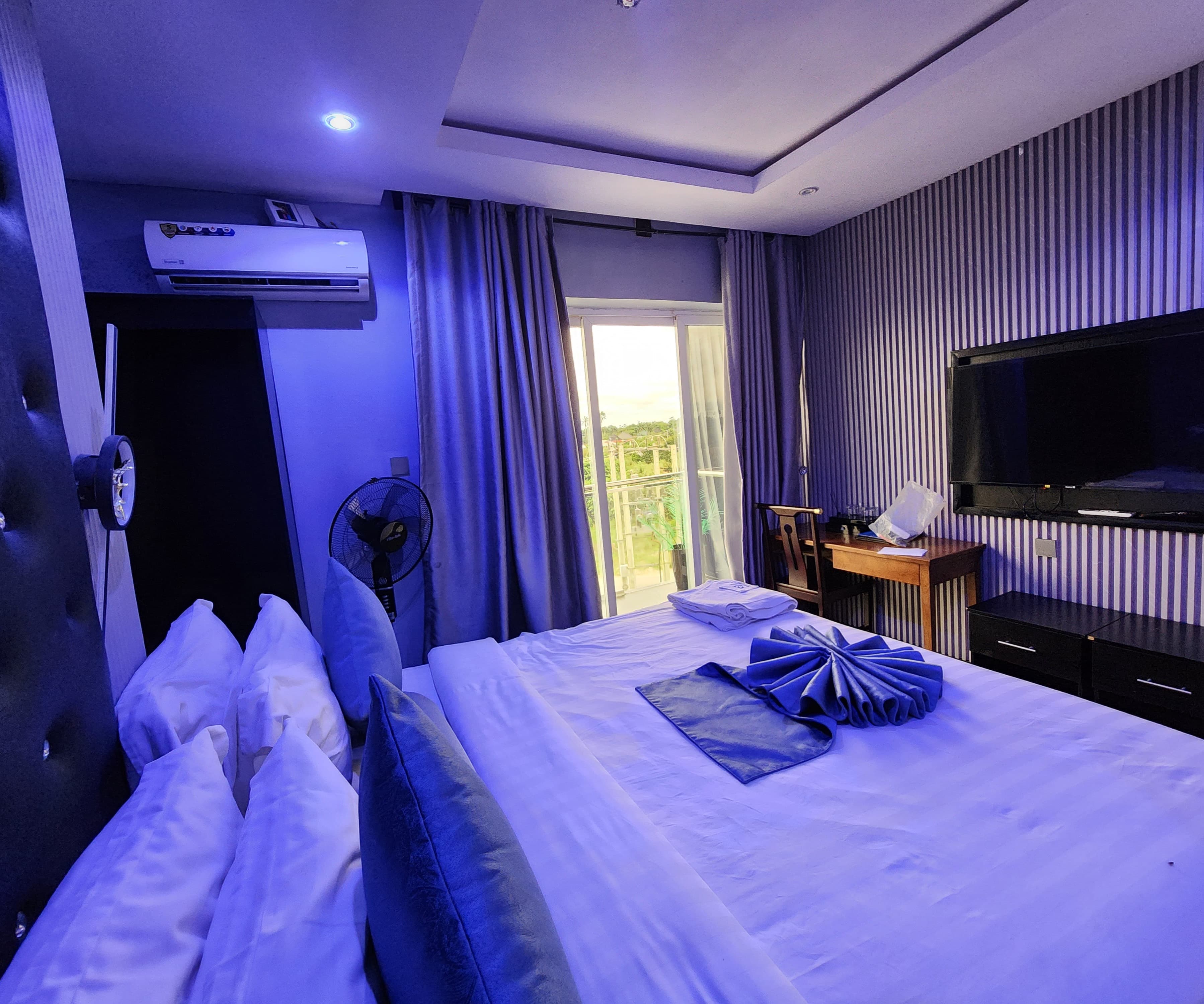 Room image 3