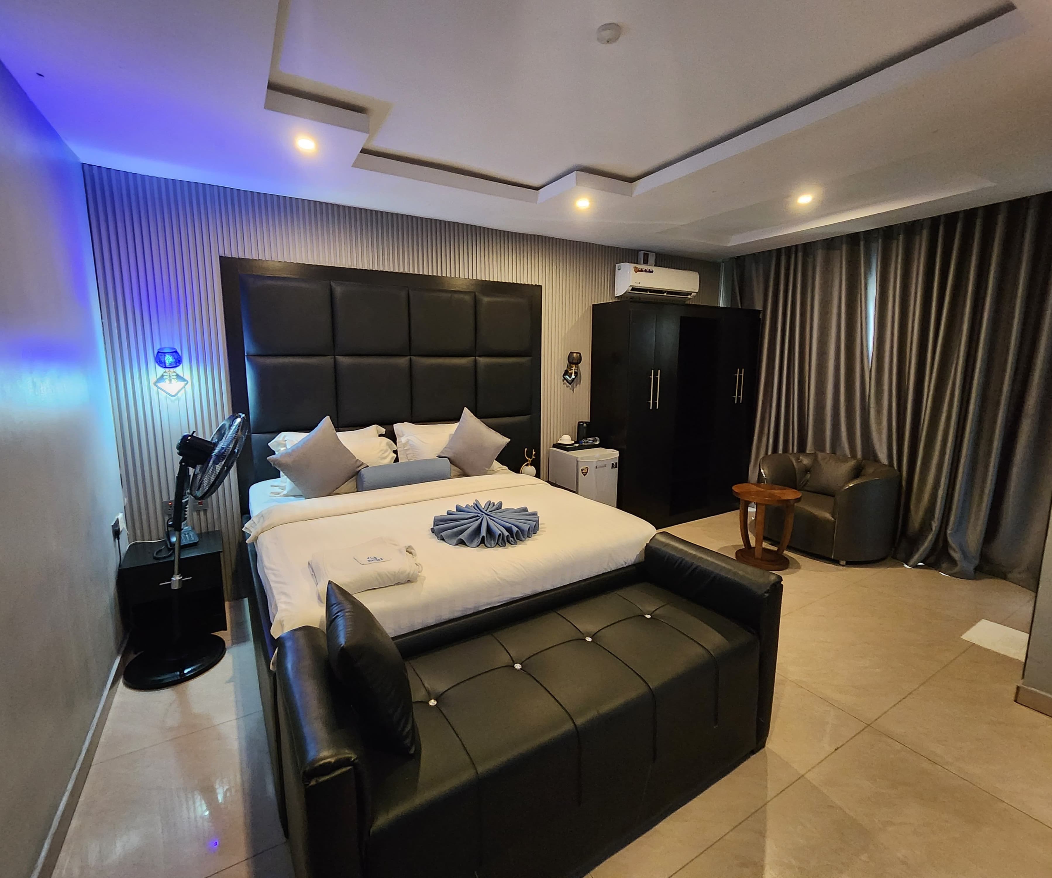 Room image 2