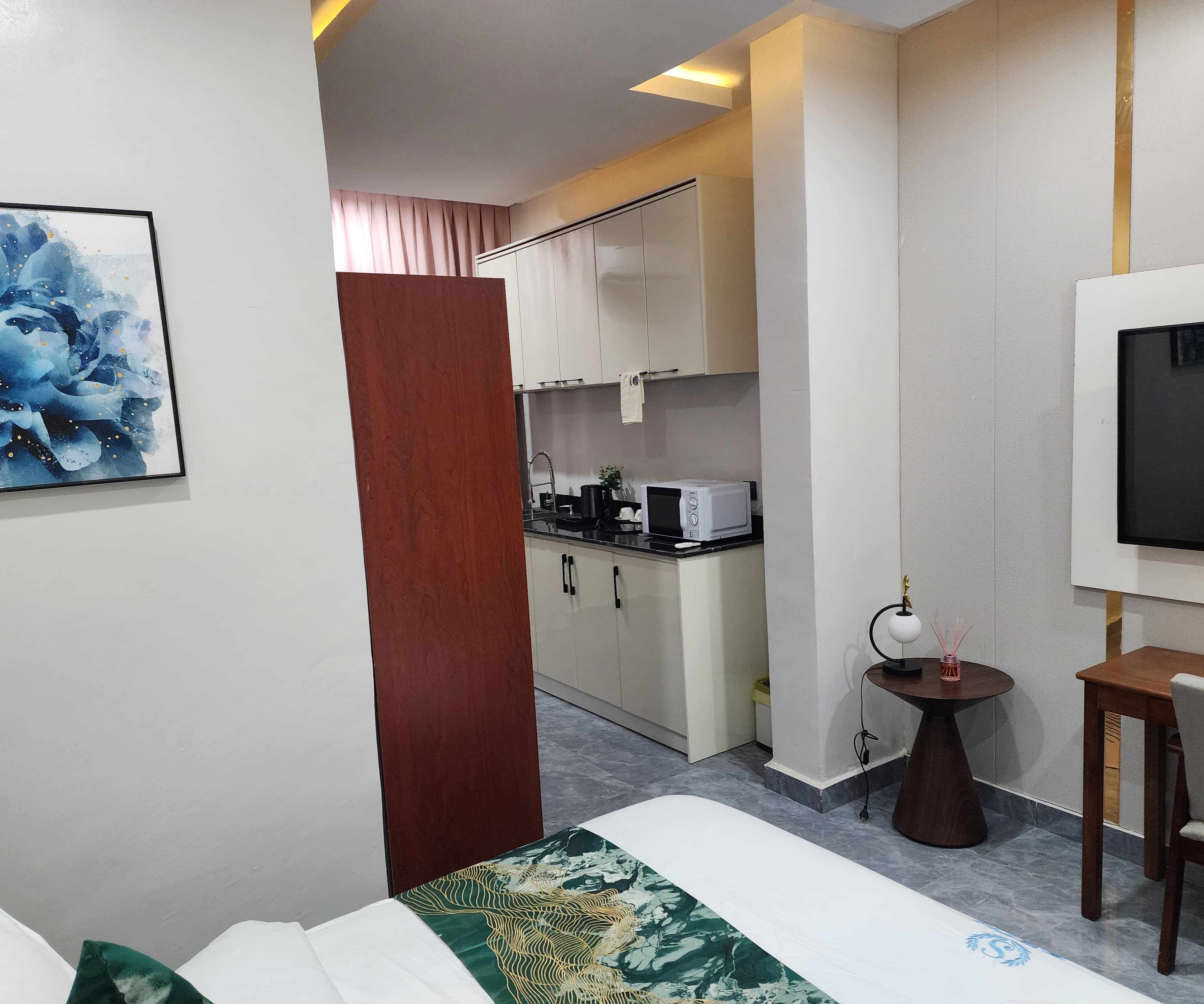 Room image 1