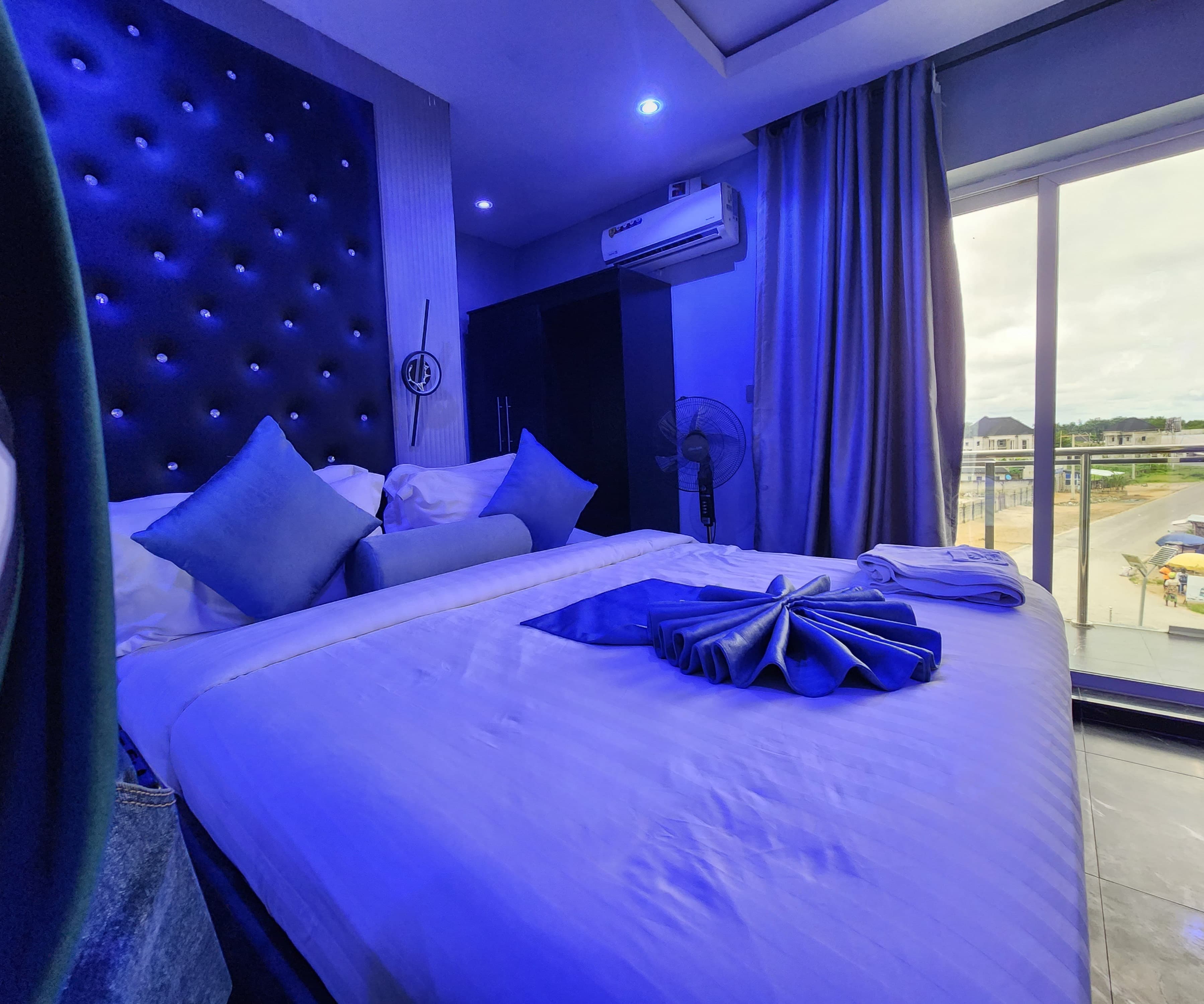 Room image 4