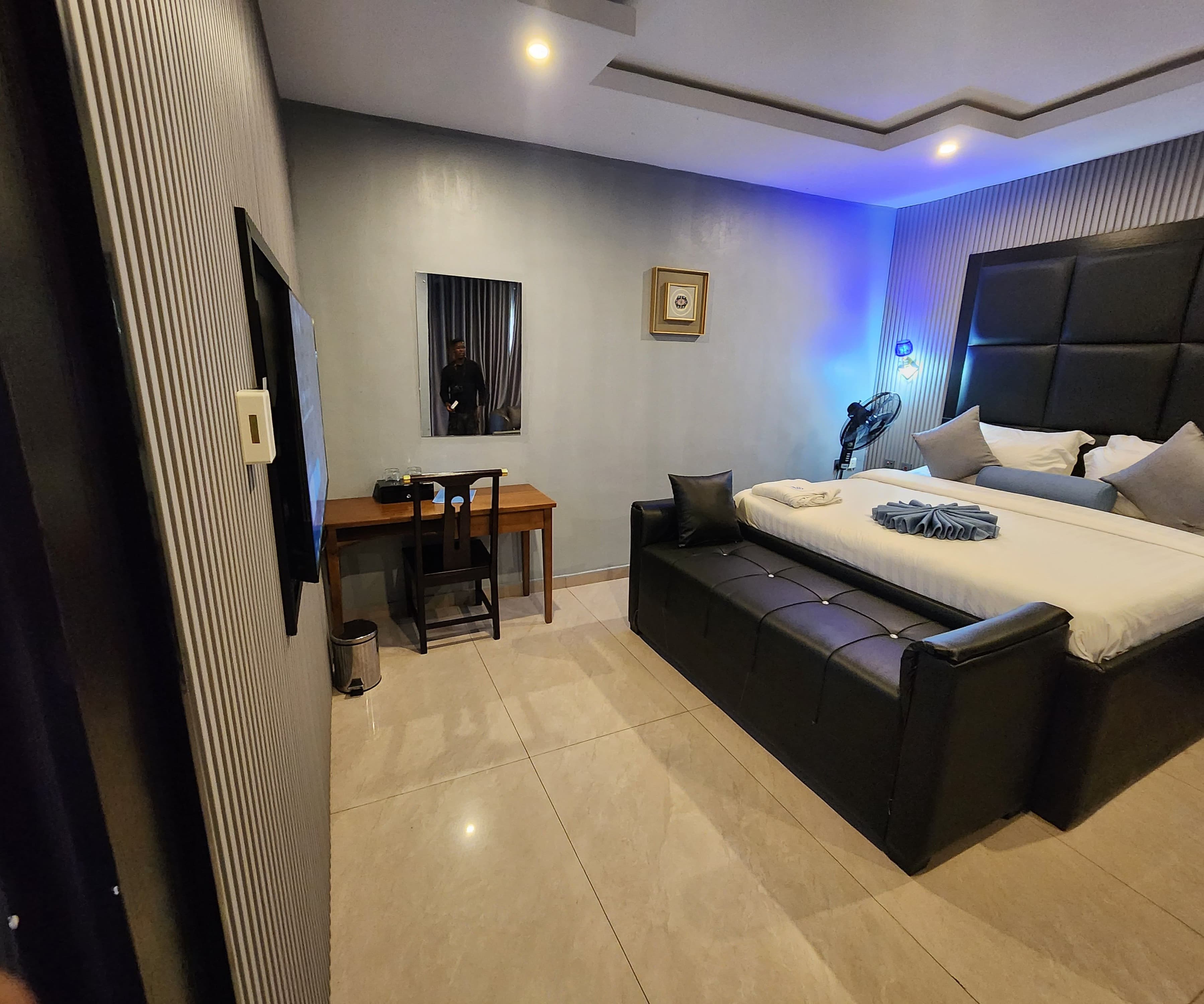 Room image 5