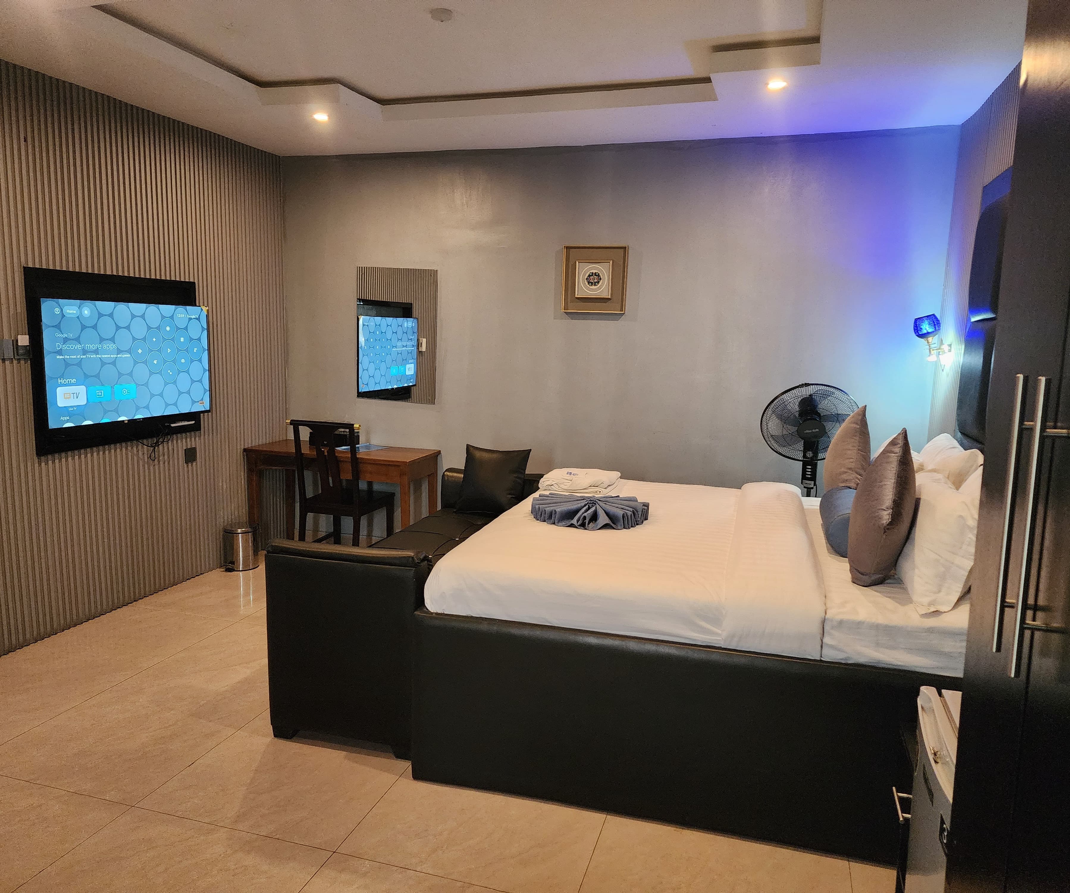 Room image 8