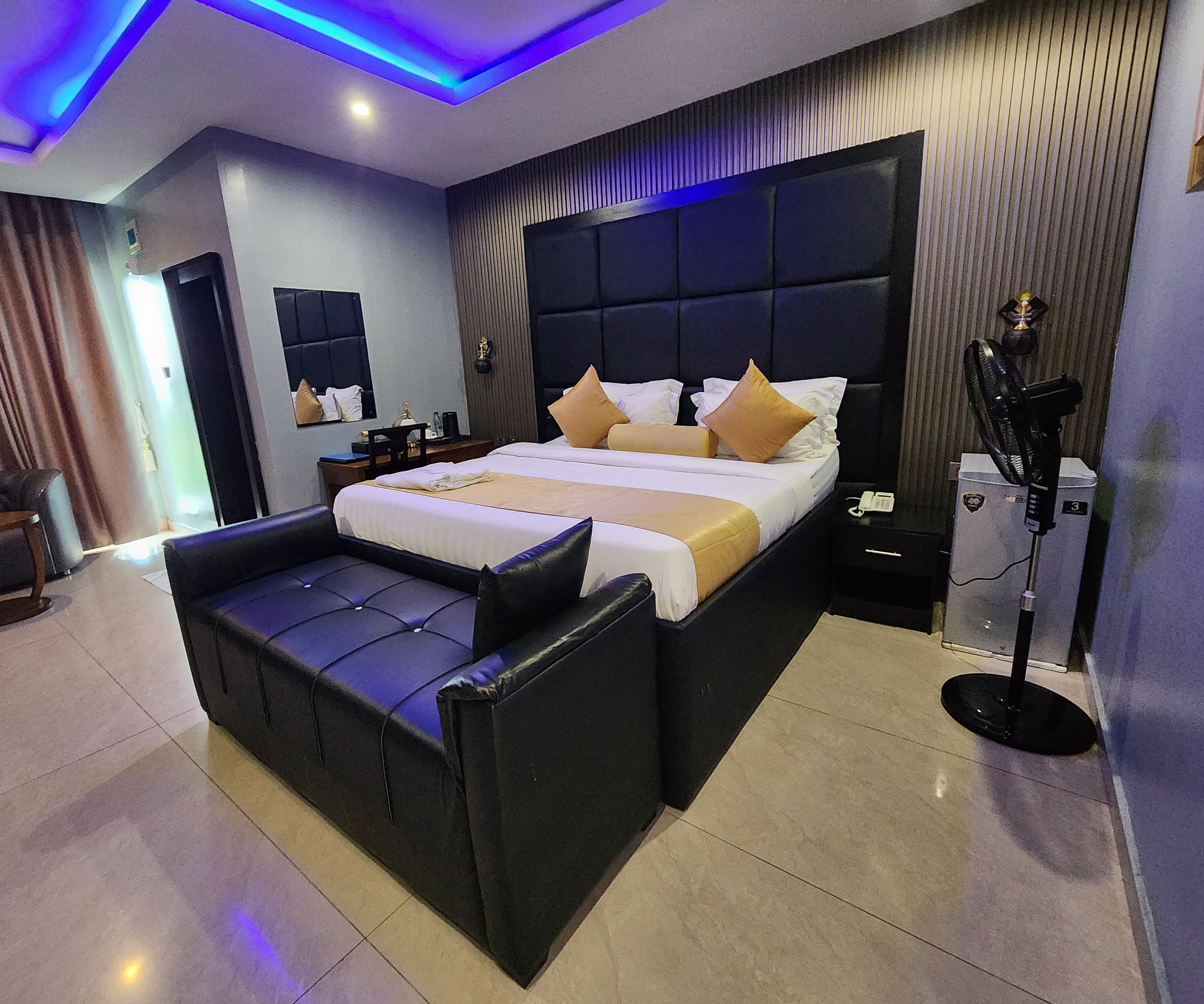 Room image 6