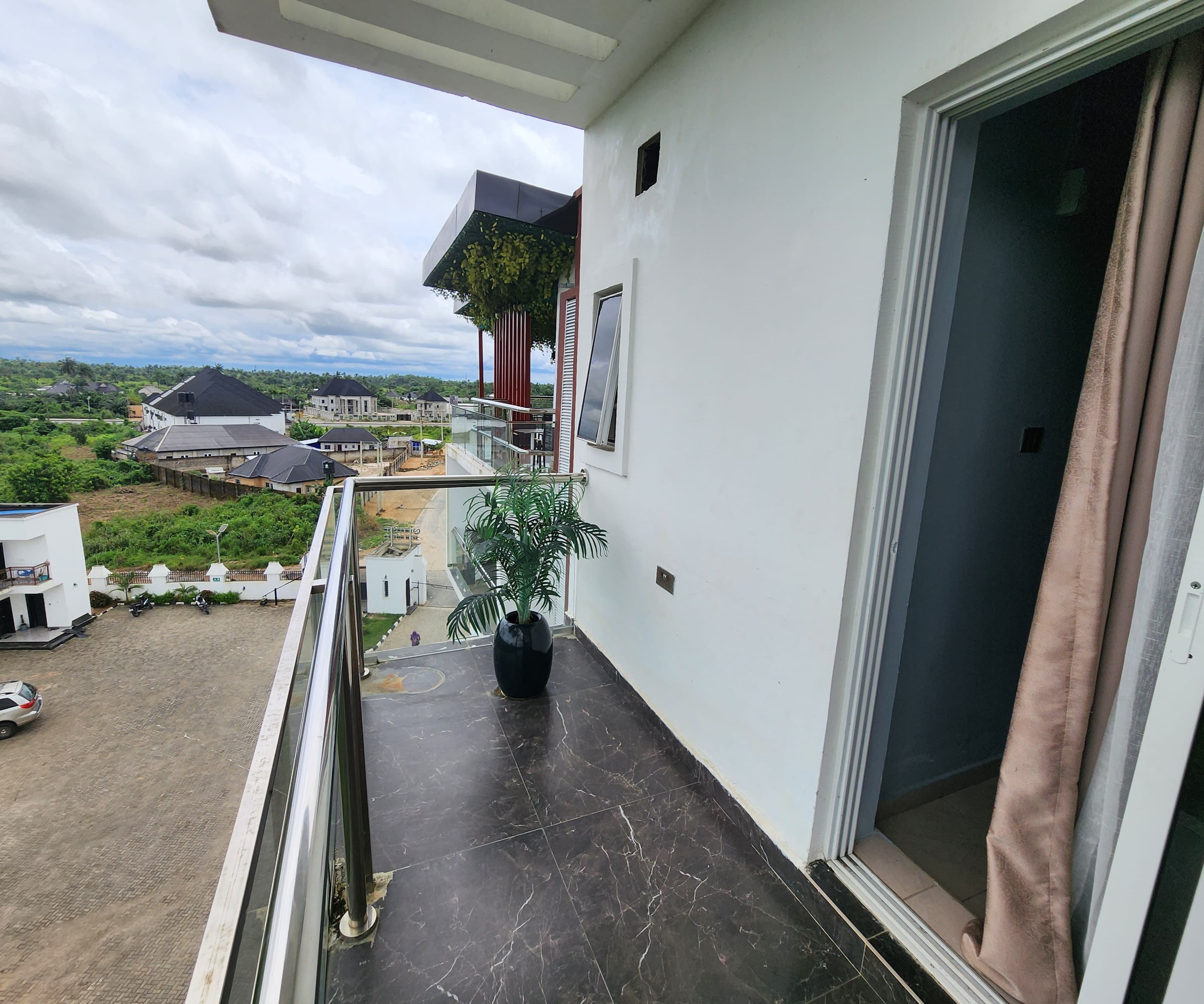 Room image 8