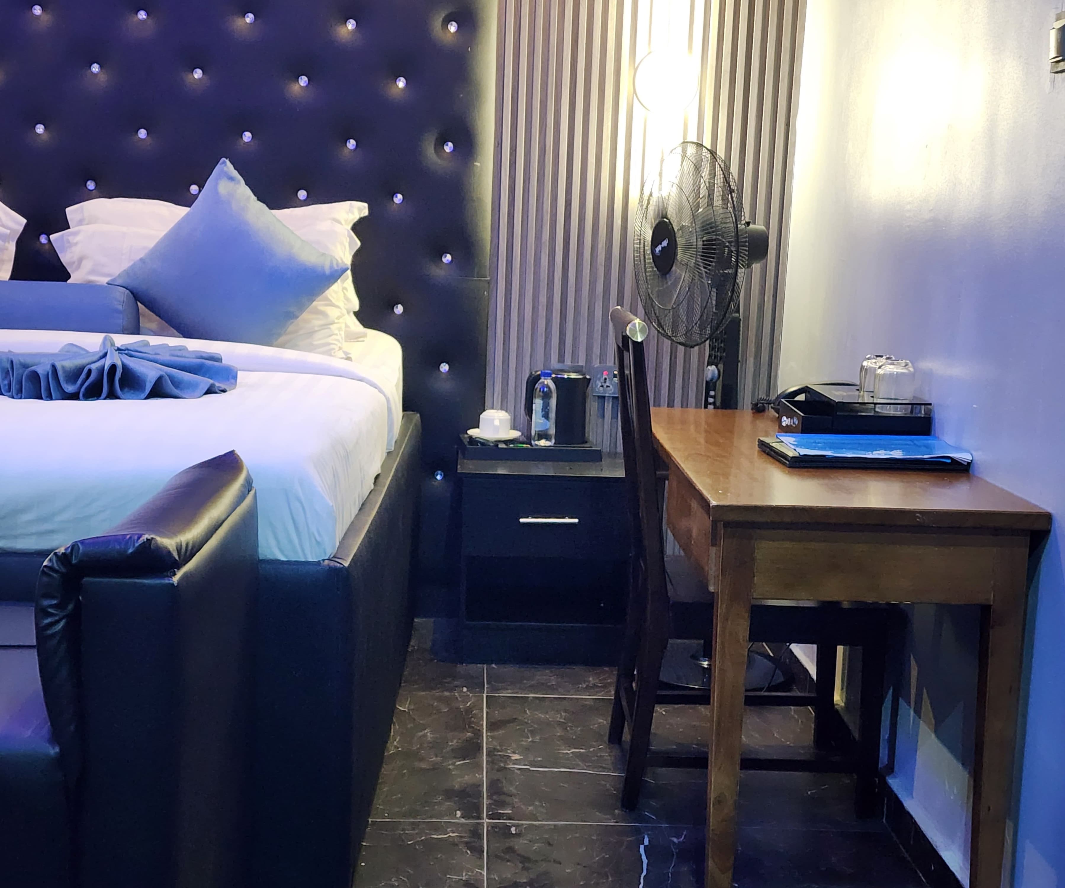 Room image 1