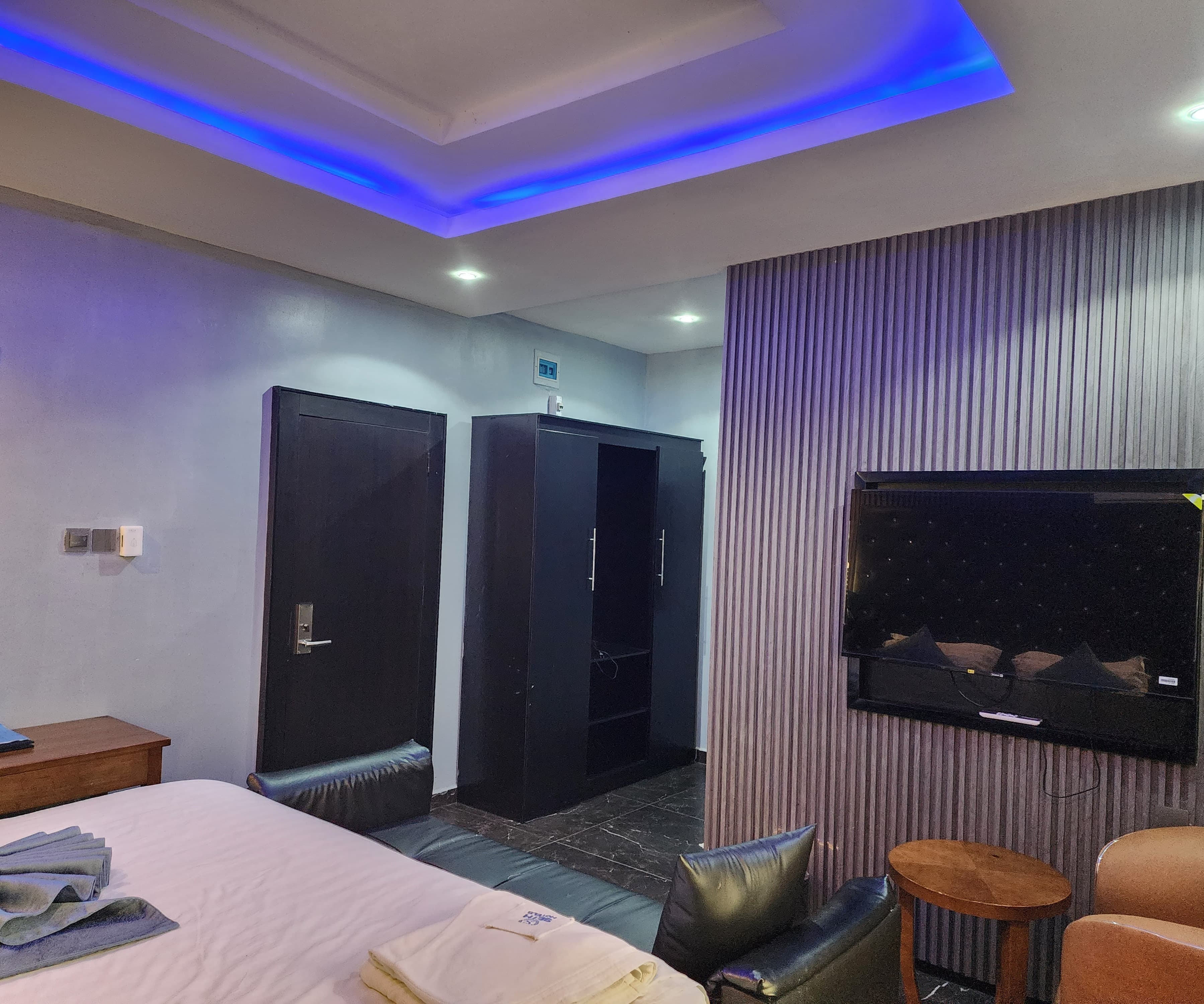 Room image 7