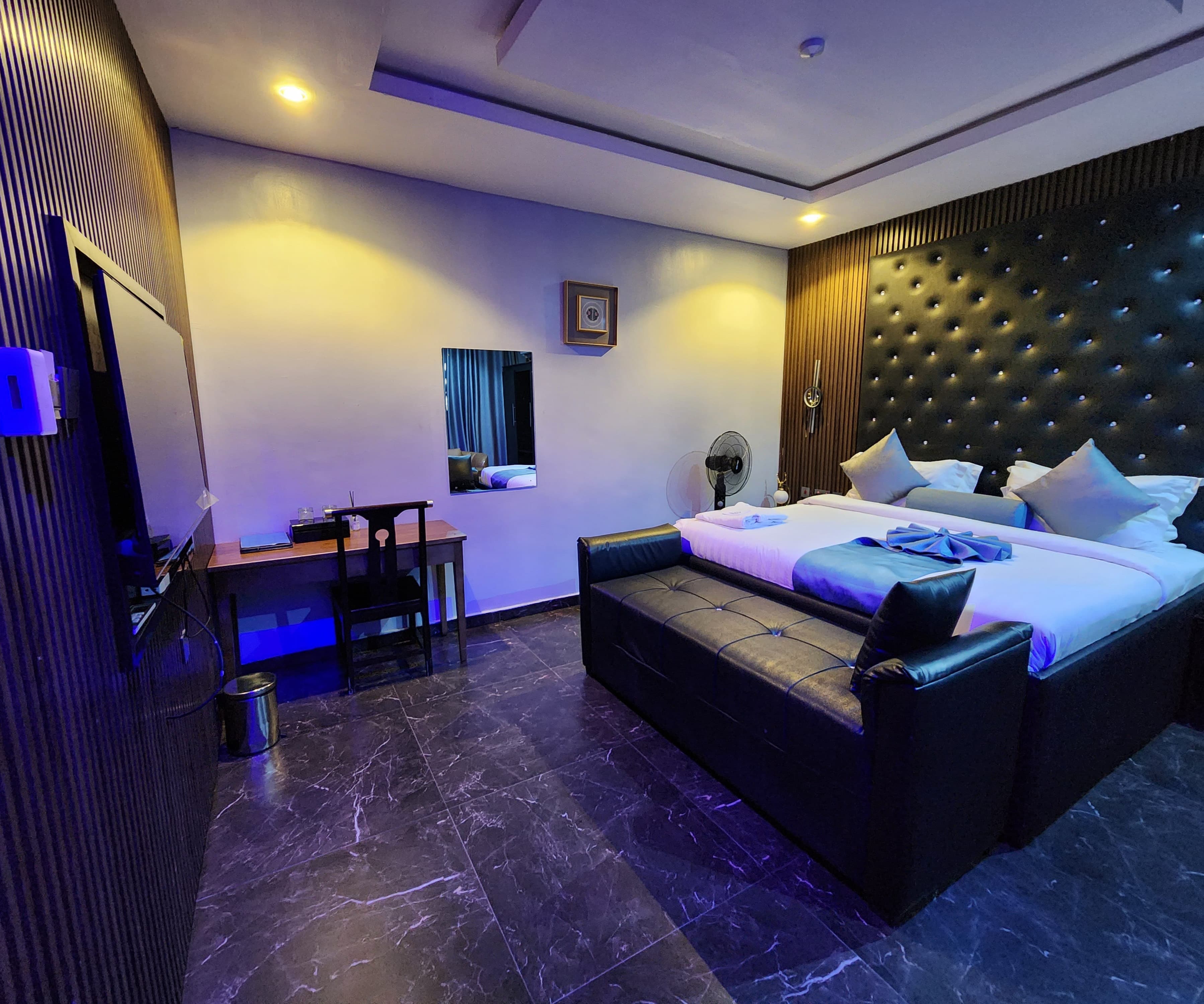 Room image 5