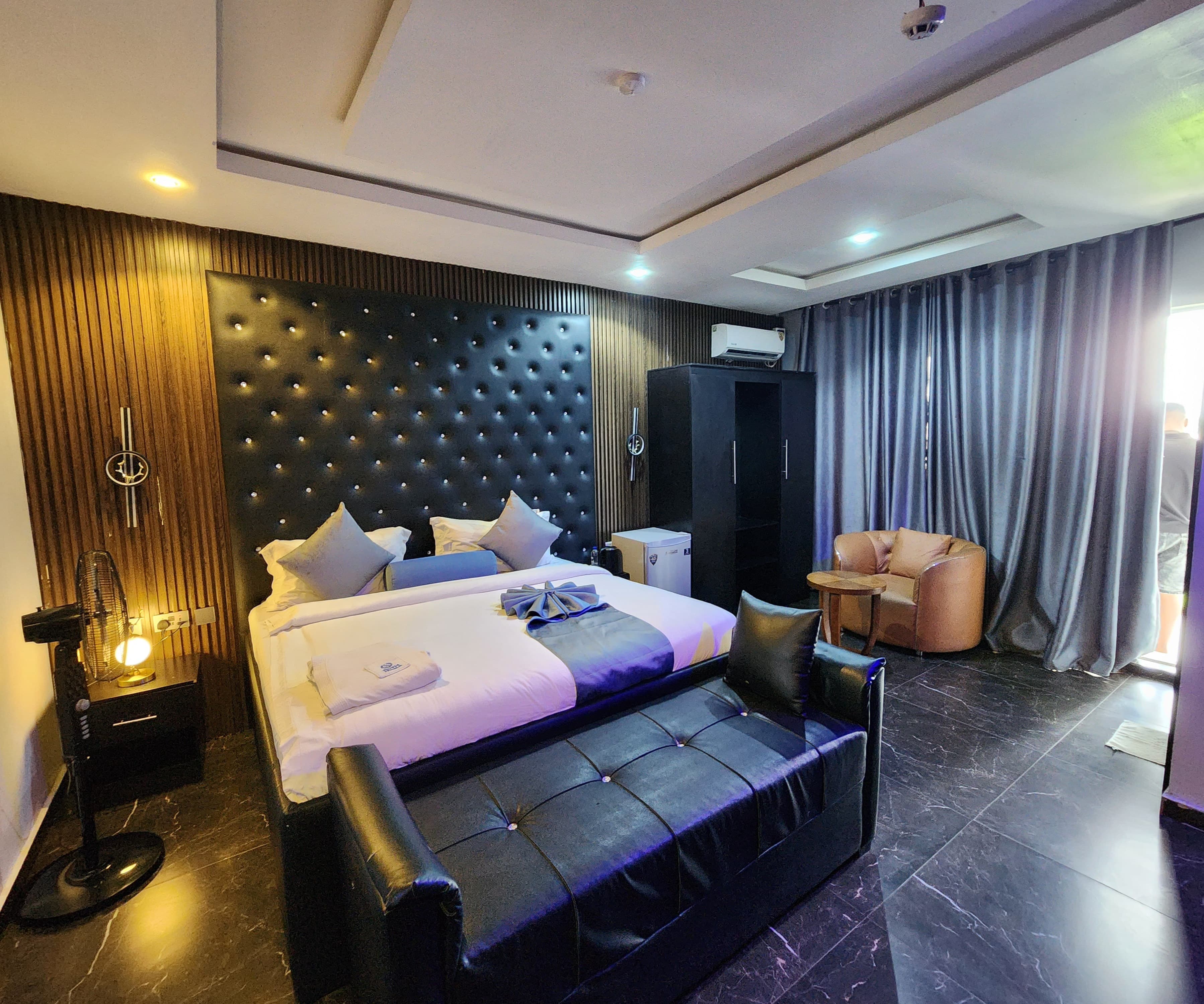 Room image 6