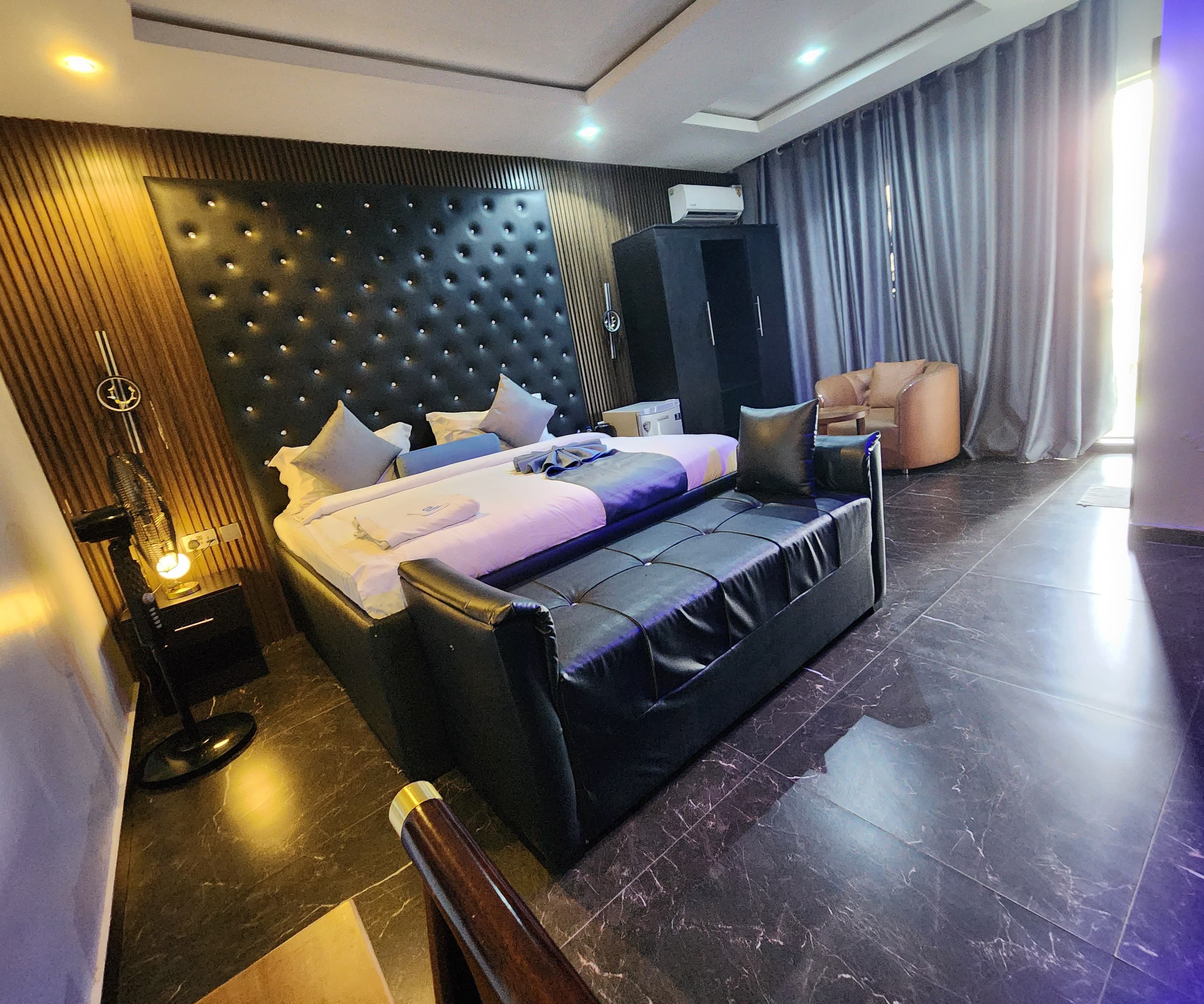 Room image 7