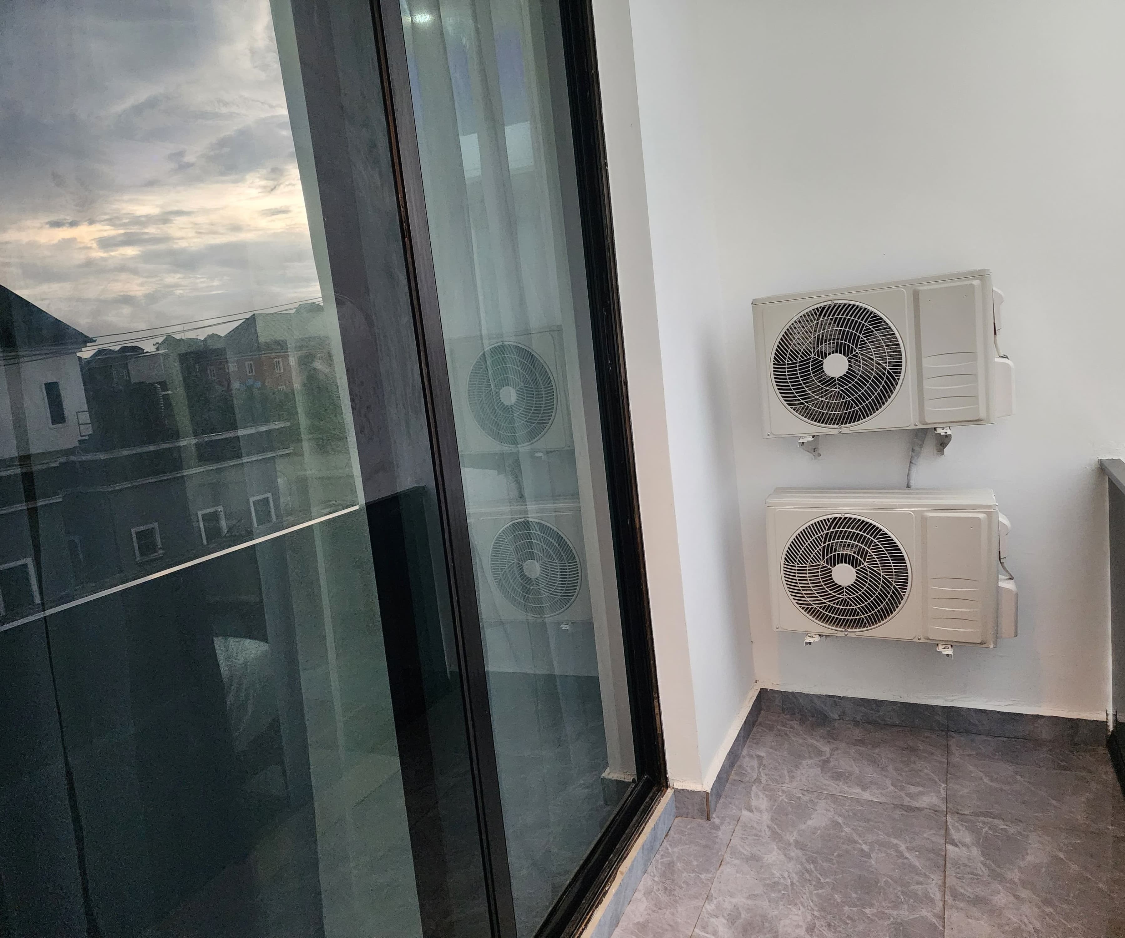 Room image 8
