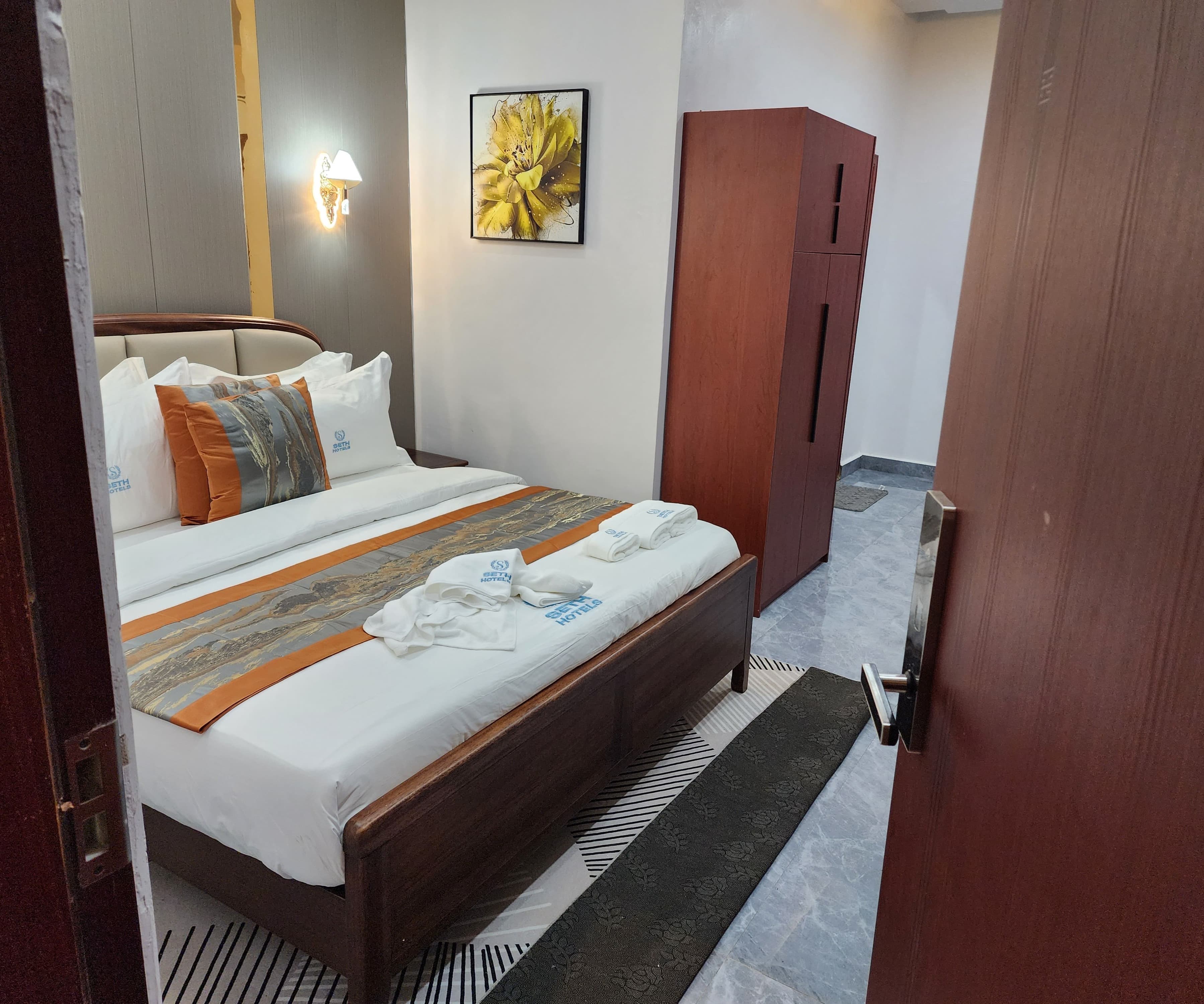 Room image 3
