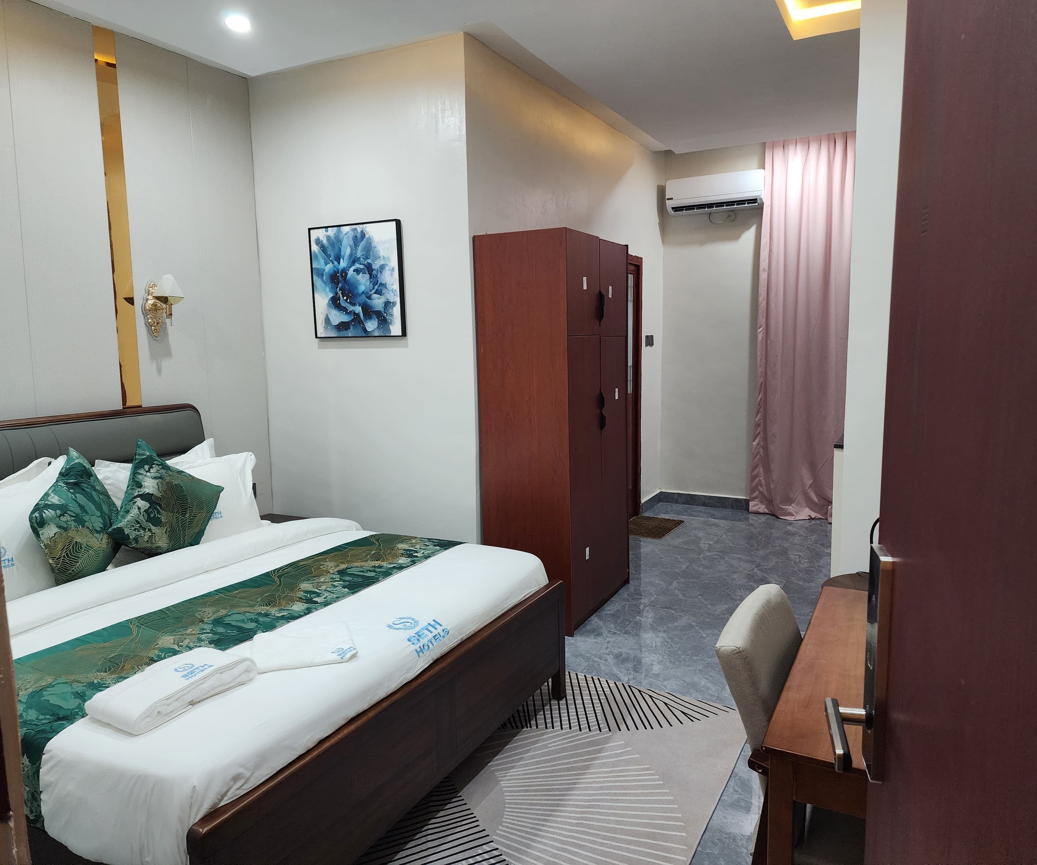 Room image 6