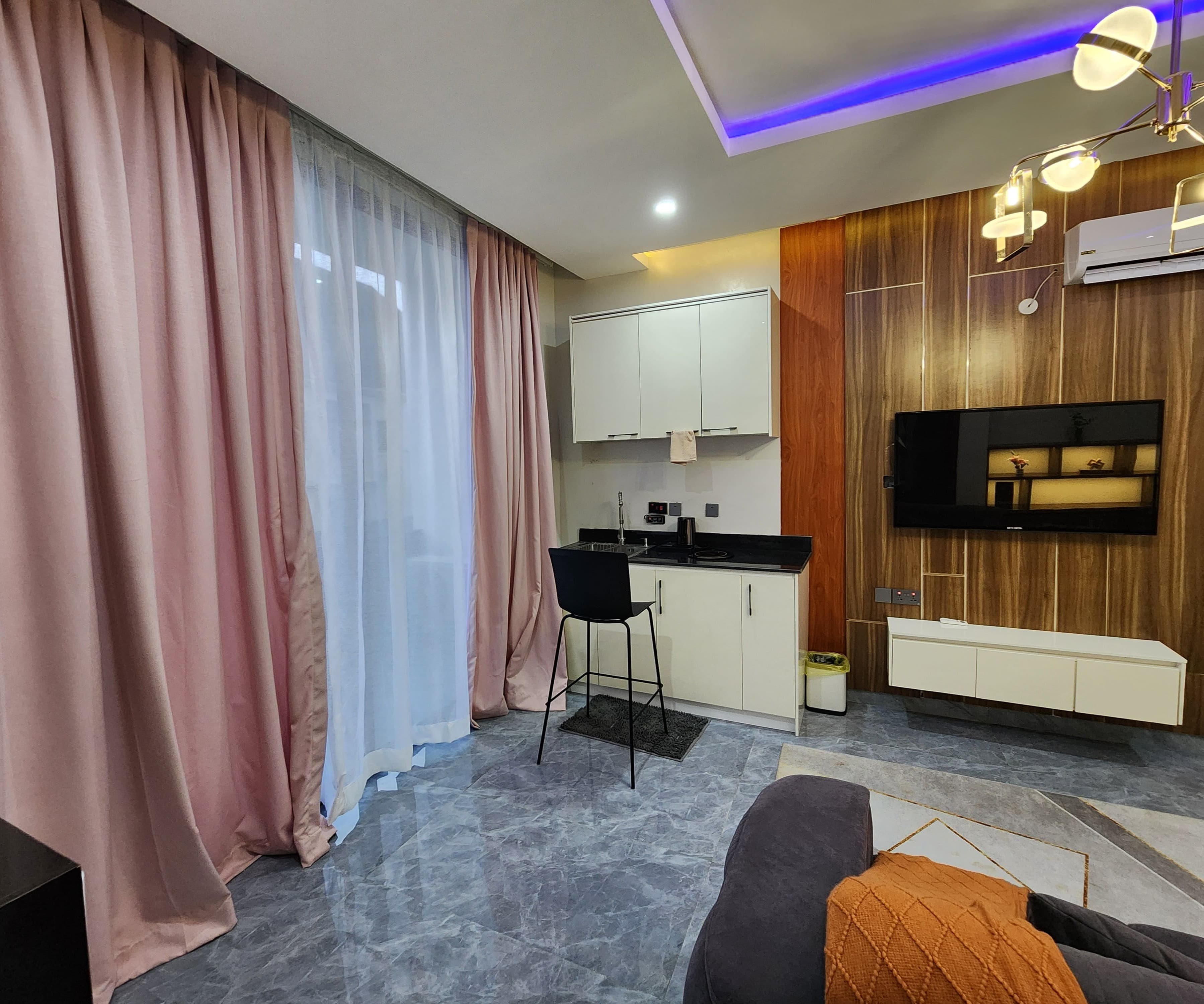 Room image 4