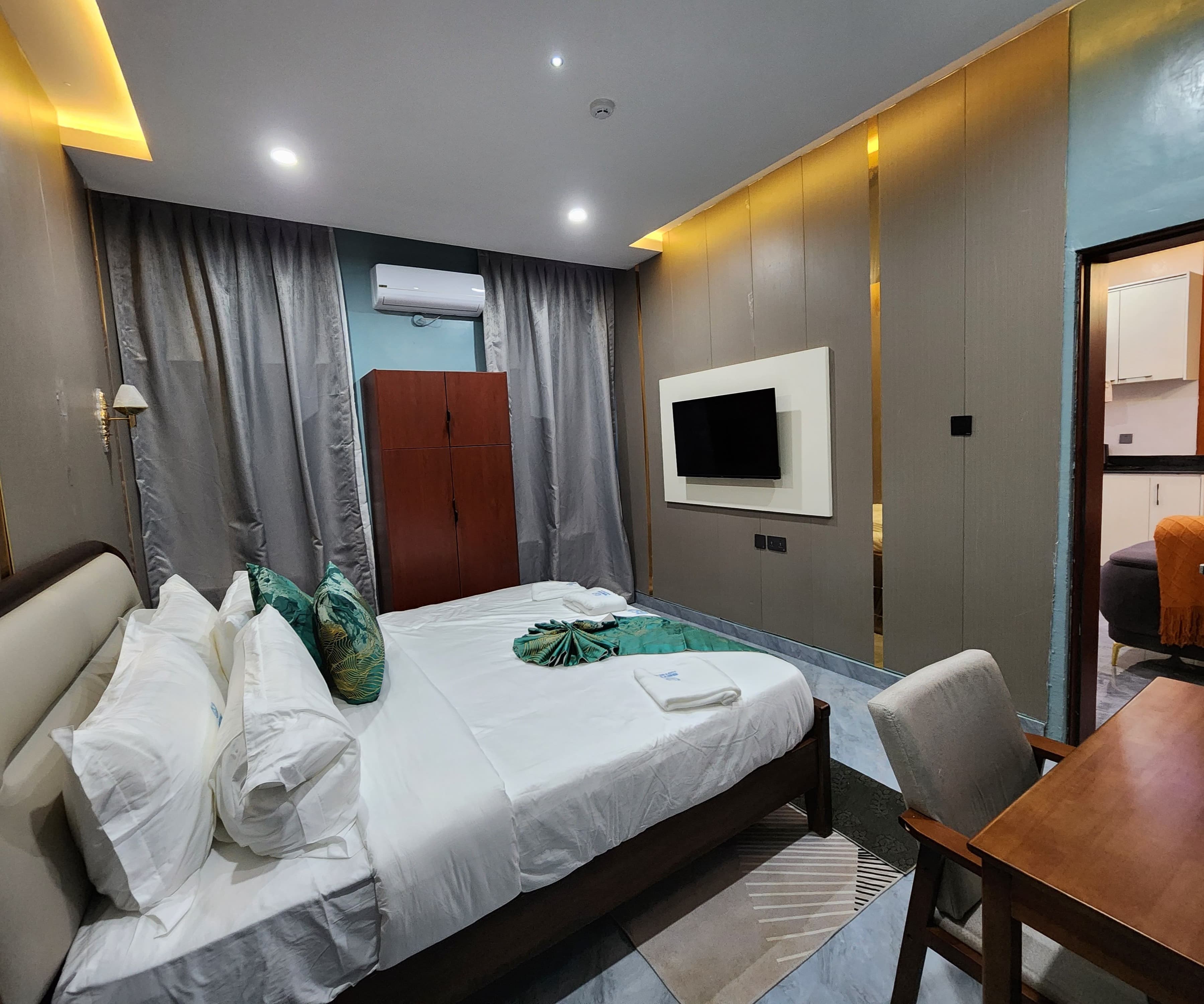 Room image 5