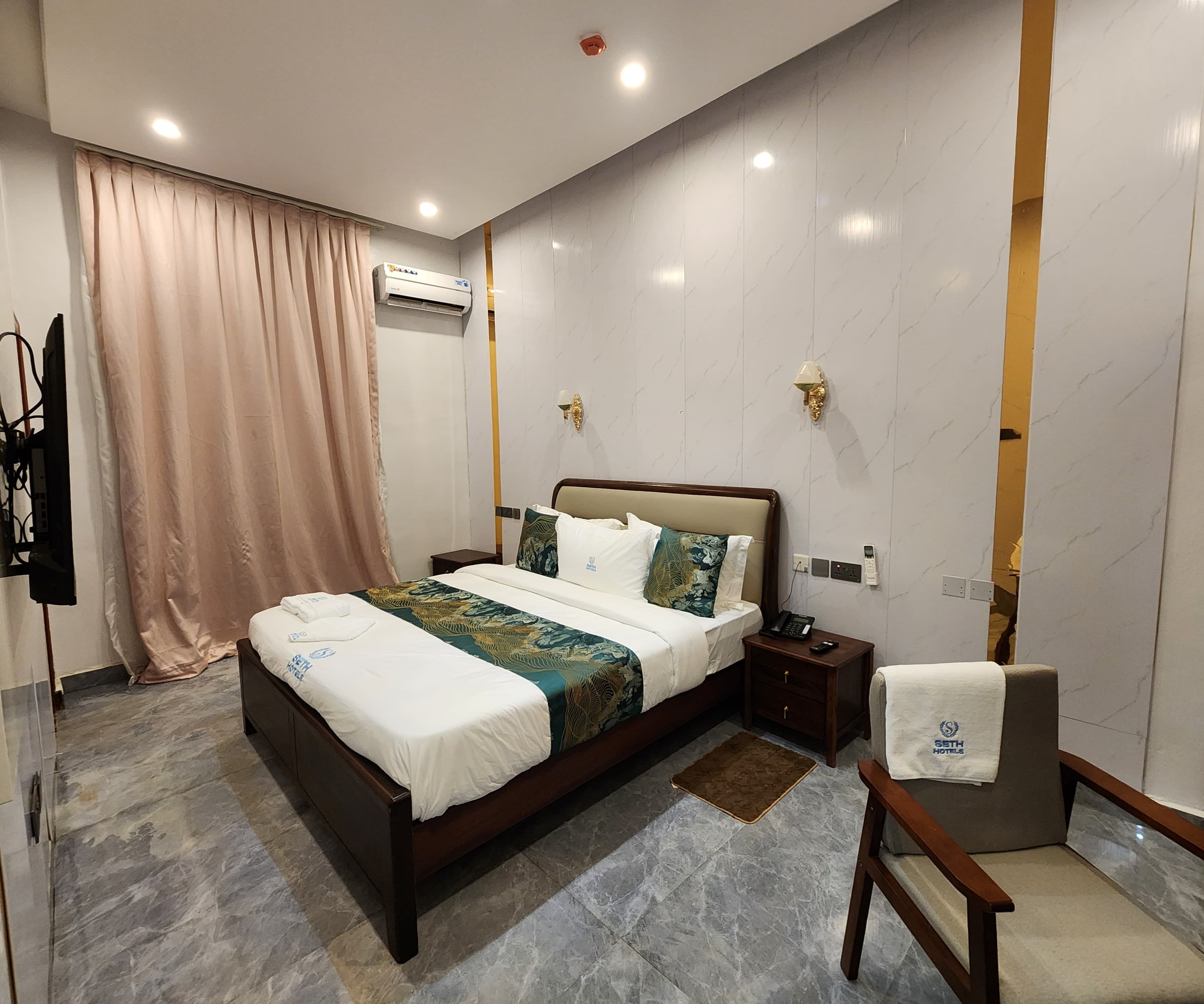 Room image 7