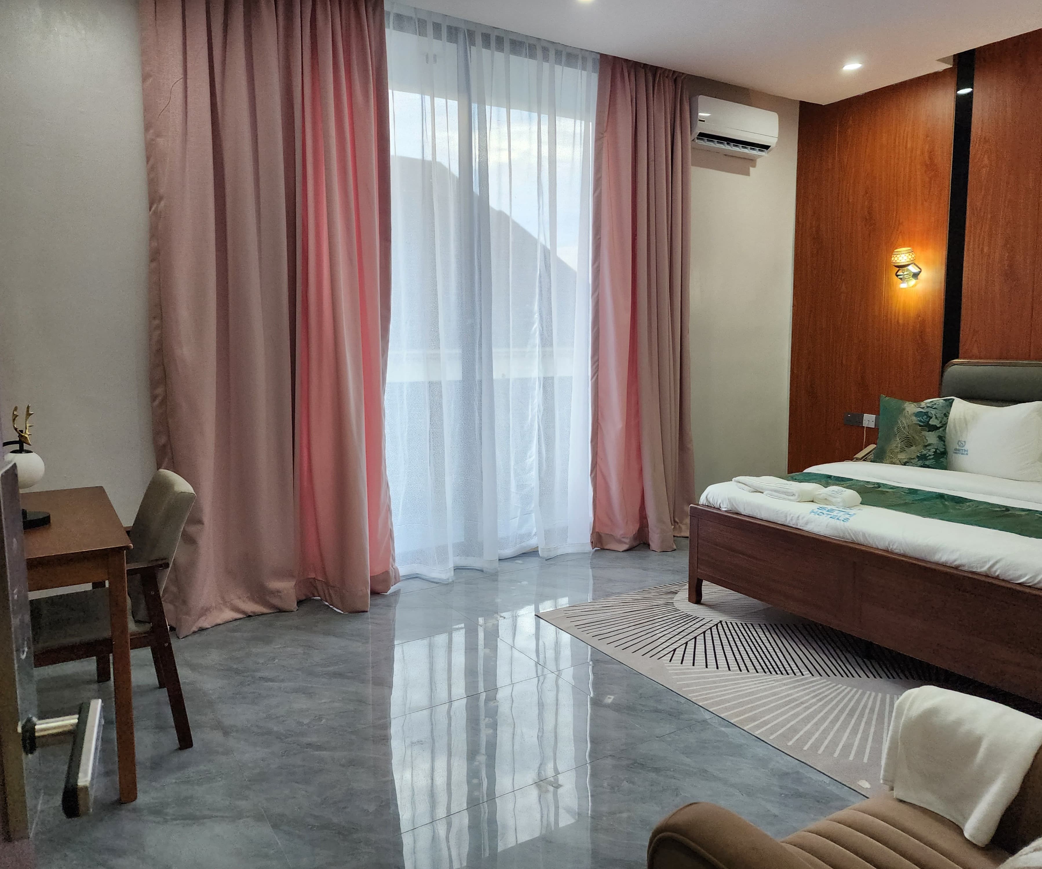 Room image 5