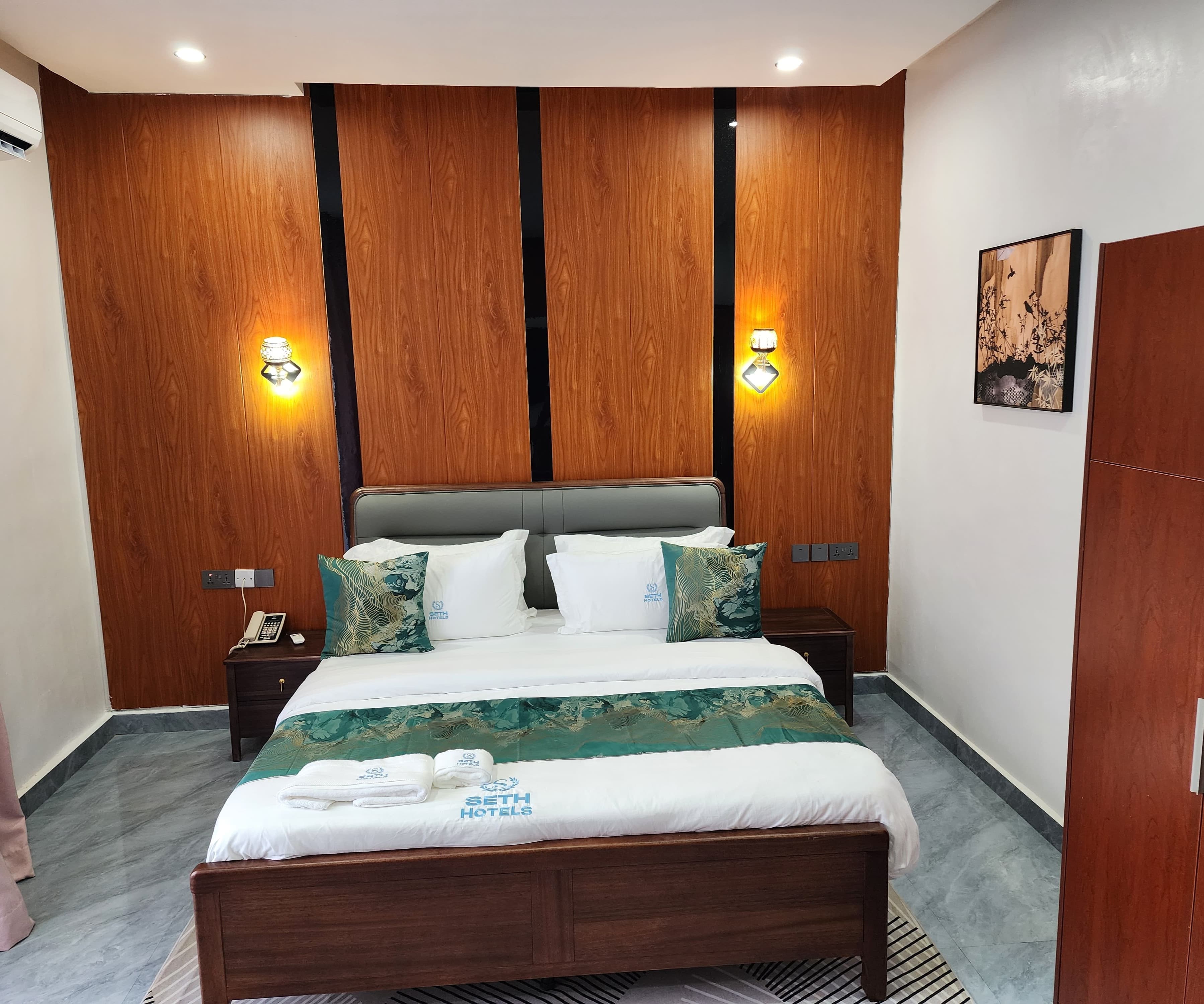 Room image 6
