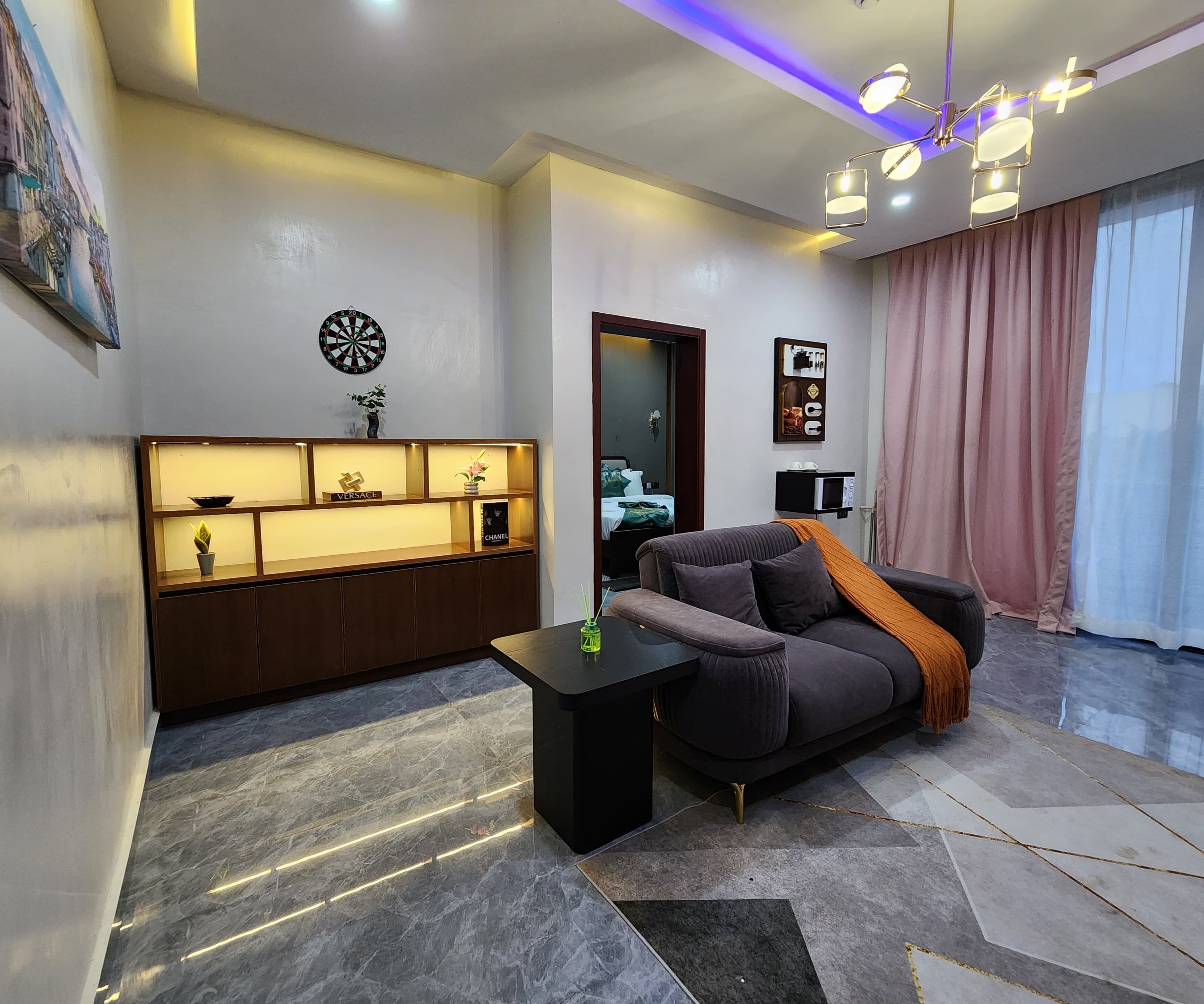 Room image 3