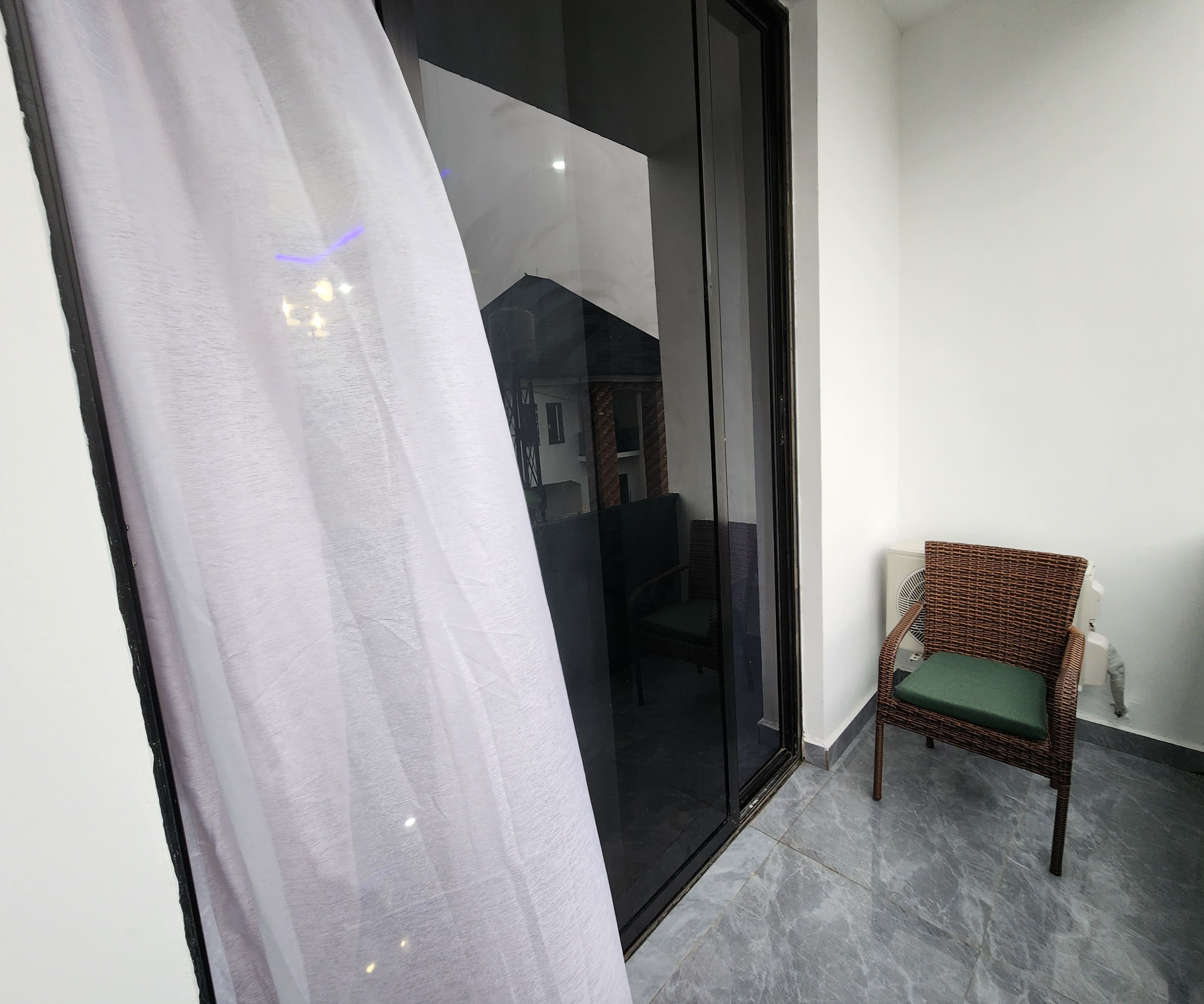 Room image 8