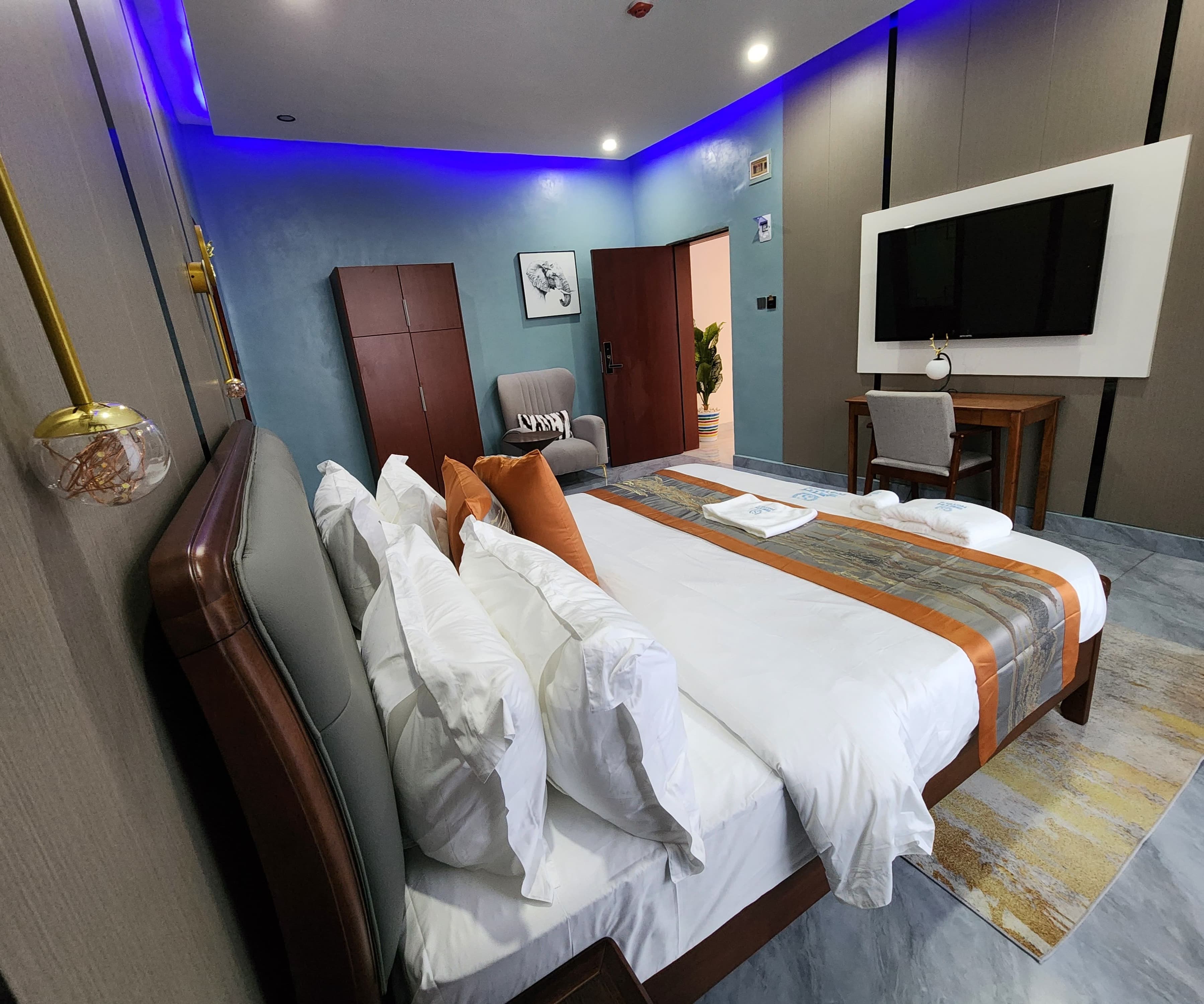 Room image 4