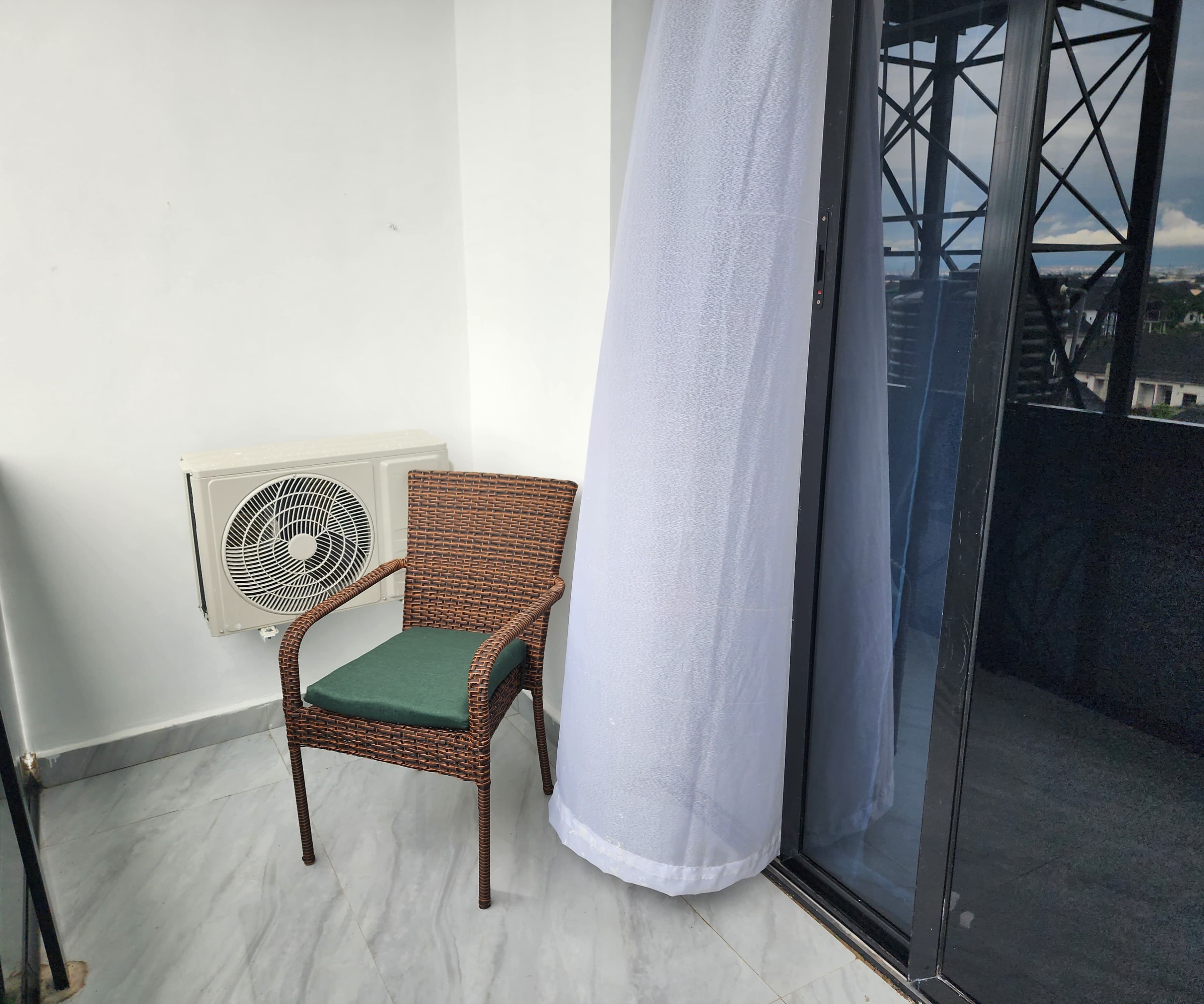 Room image 8
