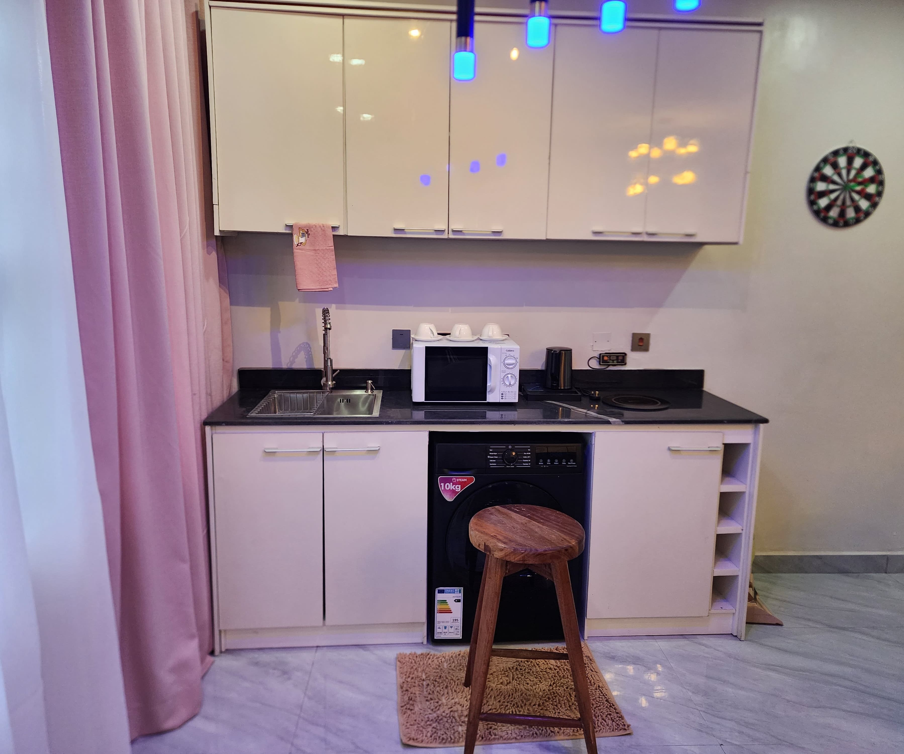 Room image 4