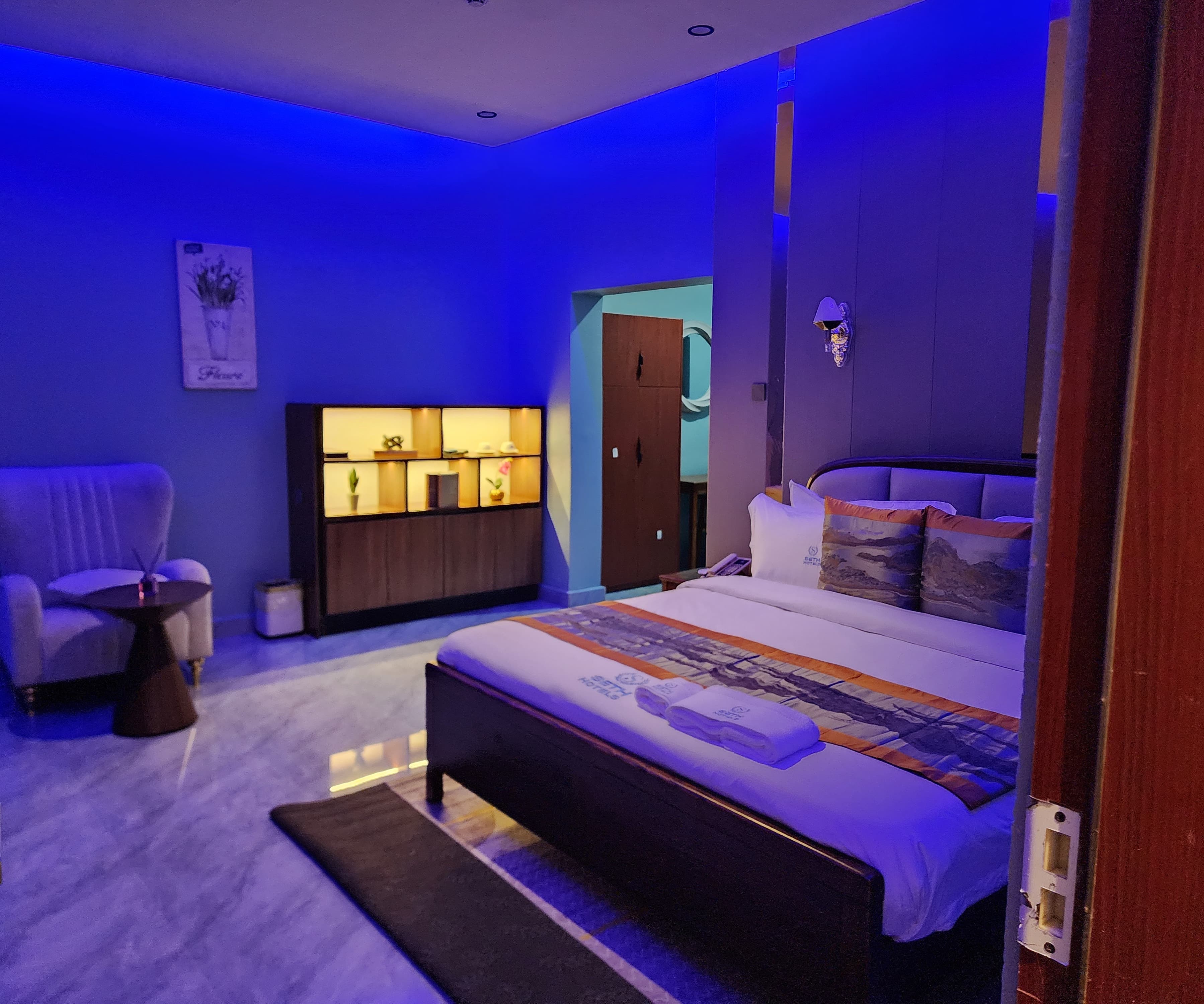 Room image 2