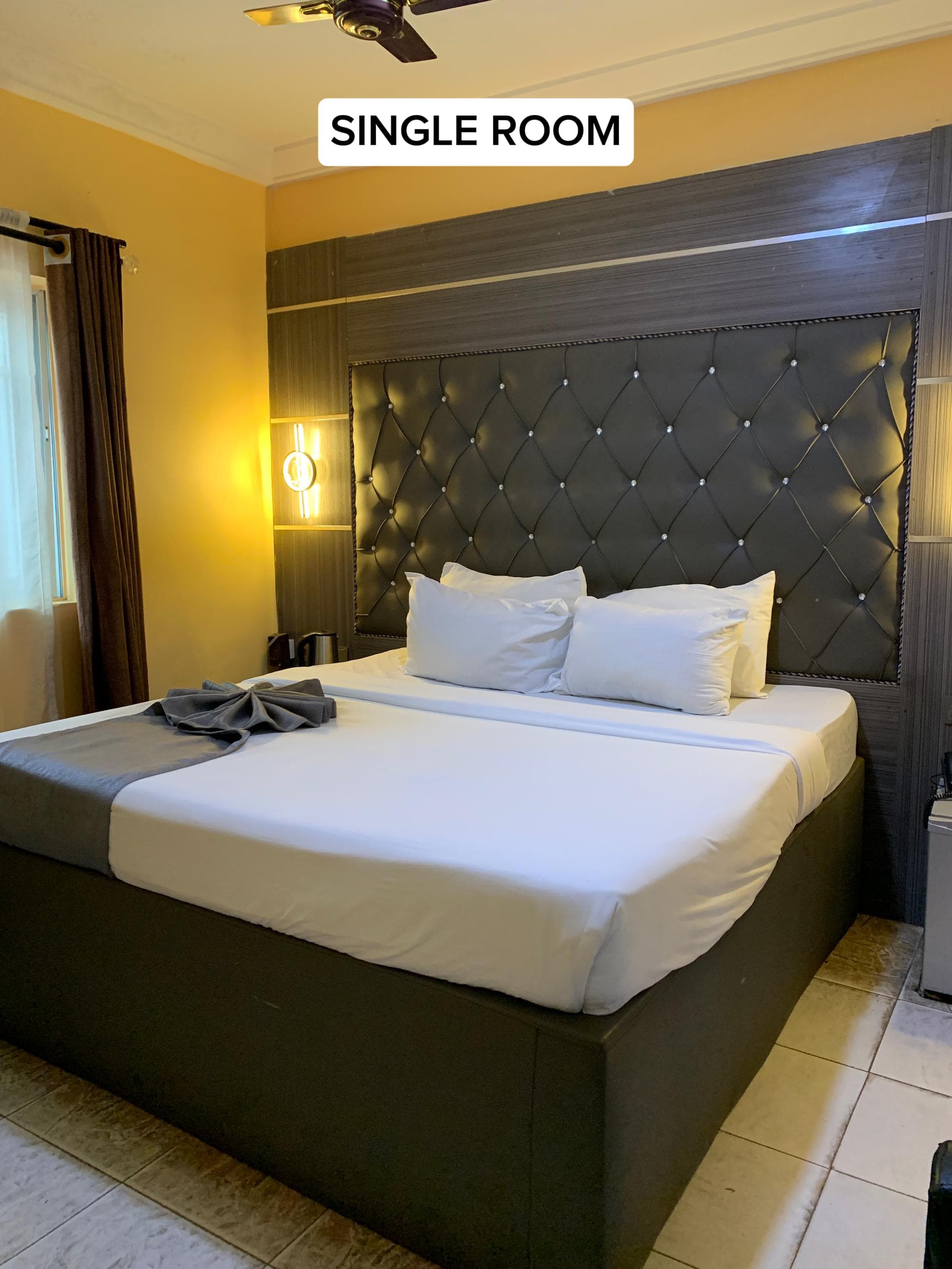 Room image 1