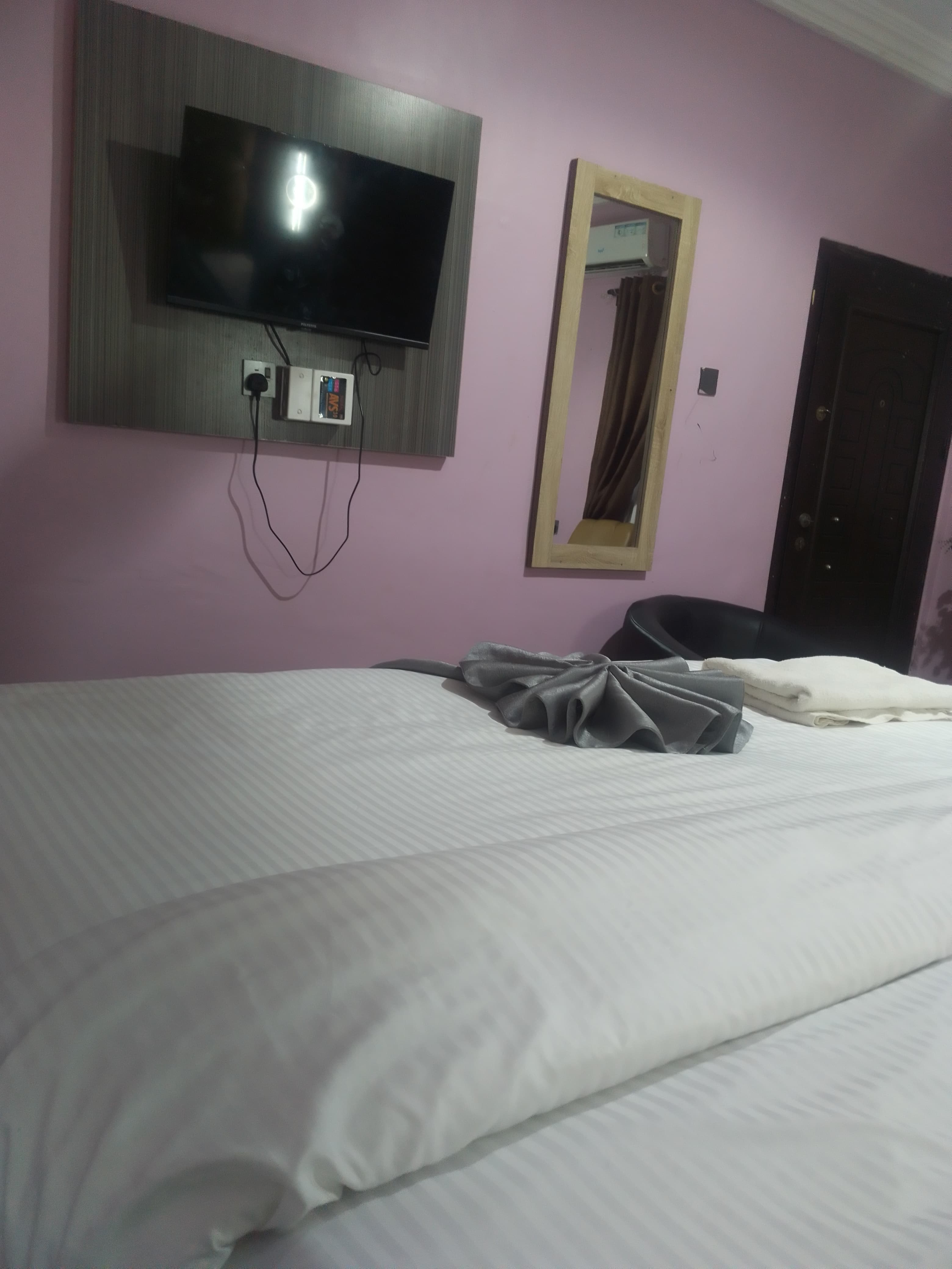 Room image 2