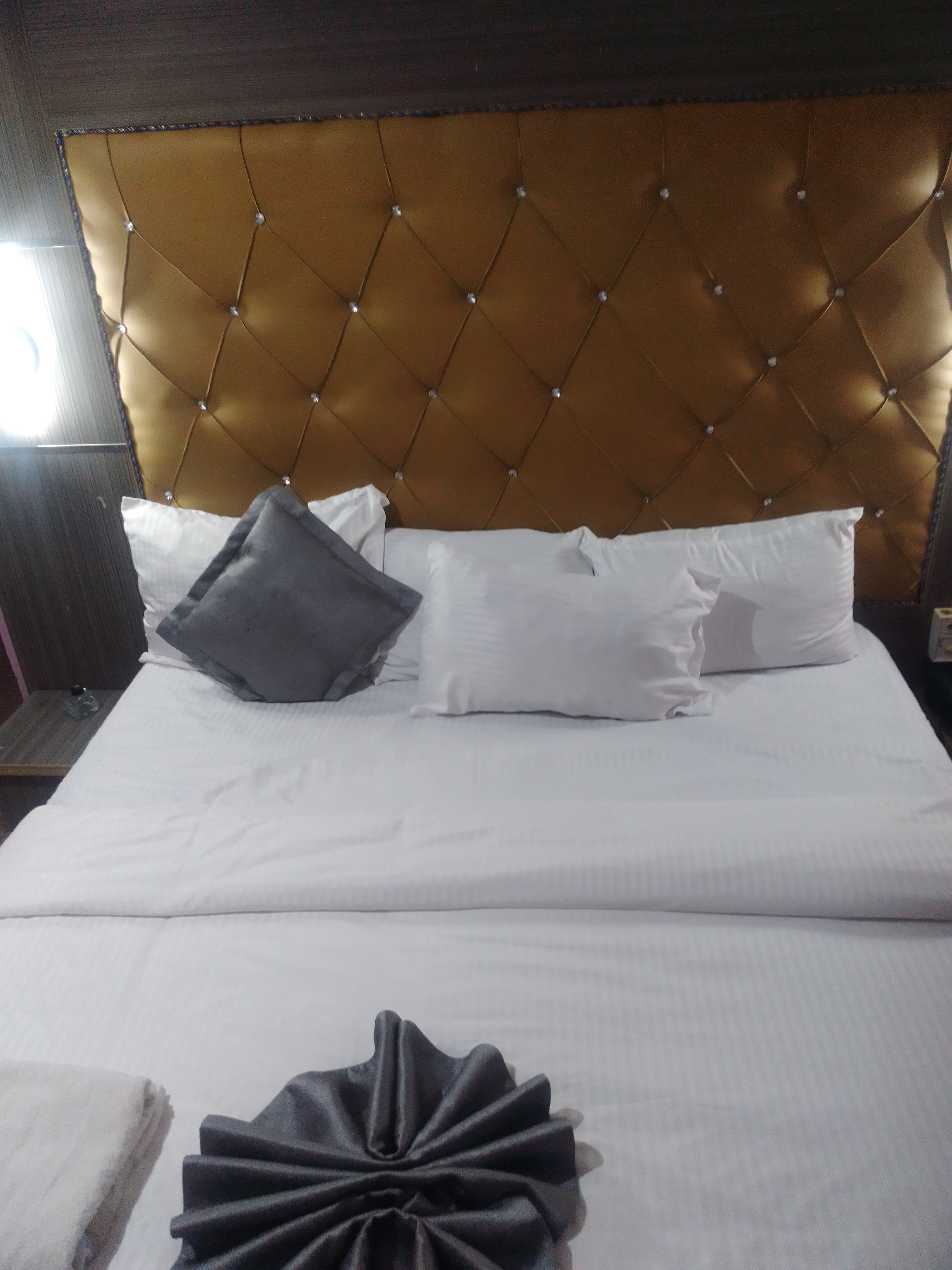 Room image 3