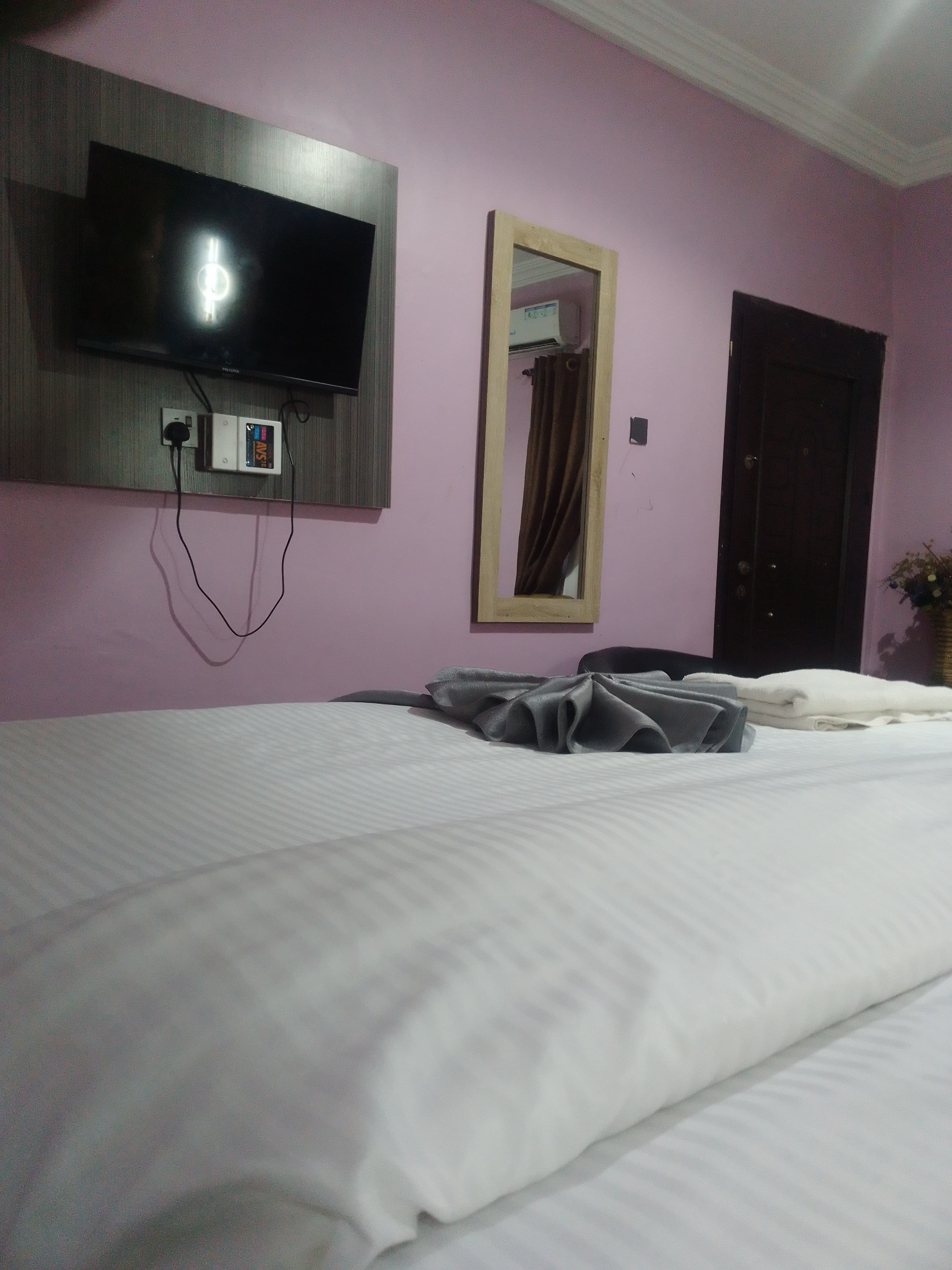 Room image 5