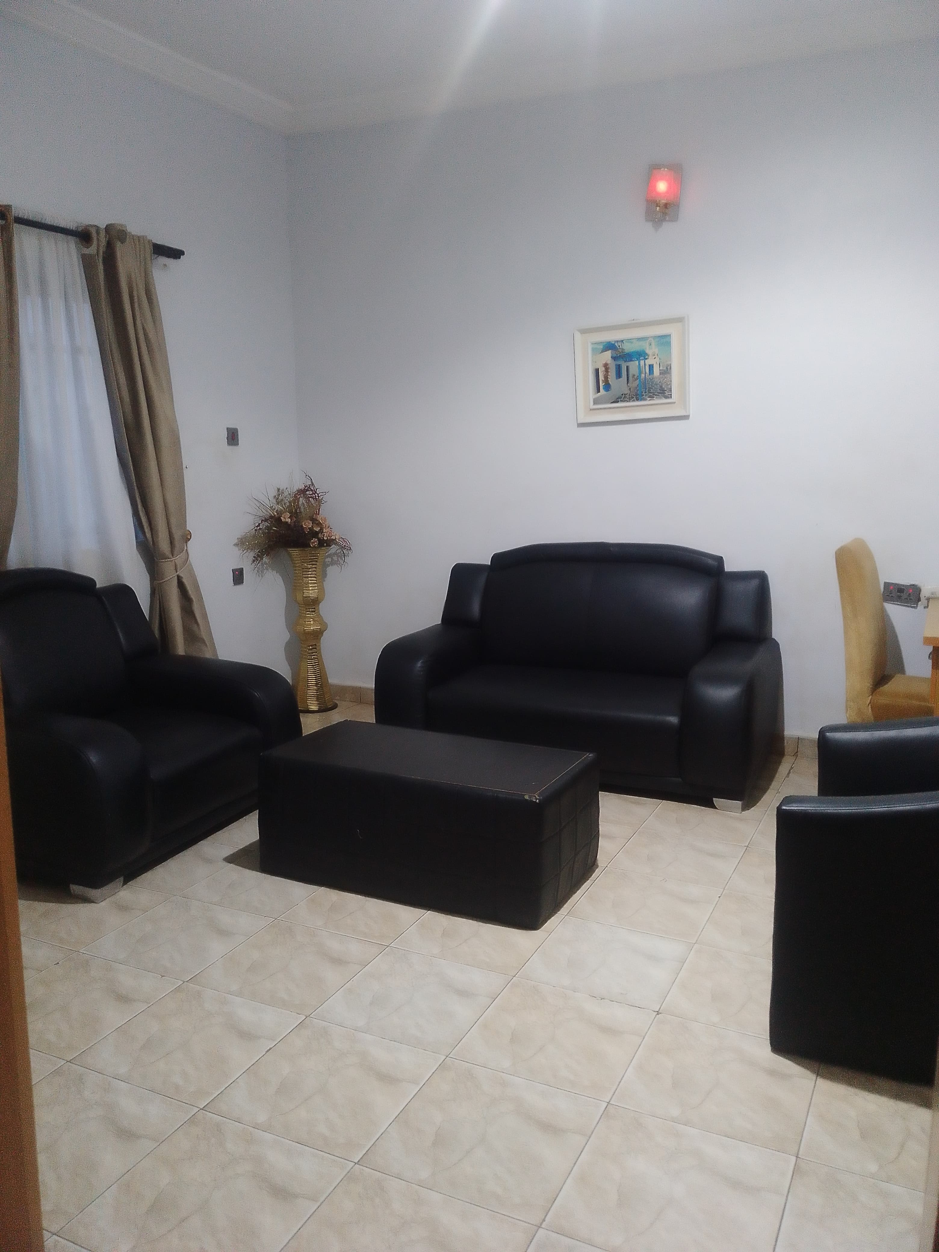 Room image 3